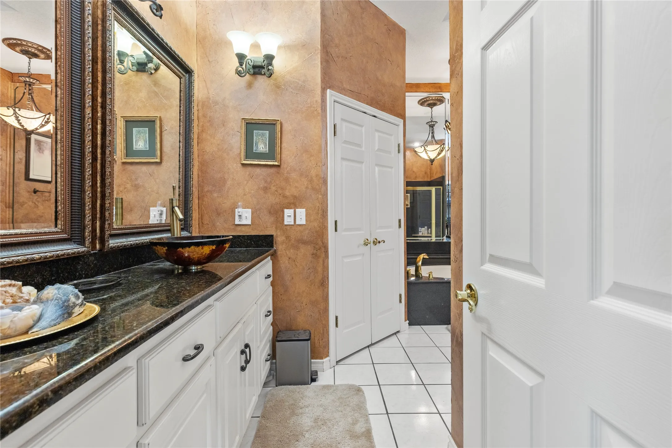 Single Family Residence For Sale in Delta County , 3120 Texas Highway 24 N, Cooper, Texas 75432, 6 Bedroom, 7 Bathroom, 3 Garage spaces, 6,457 Sqft, built in 1995, mls#21299502, Real Estate Agent in Cooper, Homes For Sale in Delta county, Homes For Sale in Cooper, Realtor in Cooper Texas, Real Estate Brokerage Independent Realty Texas, Luminita Cordes Realtor