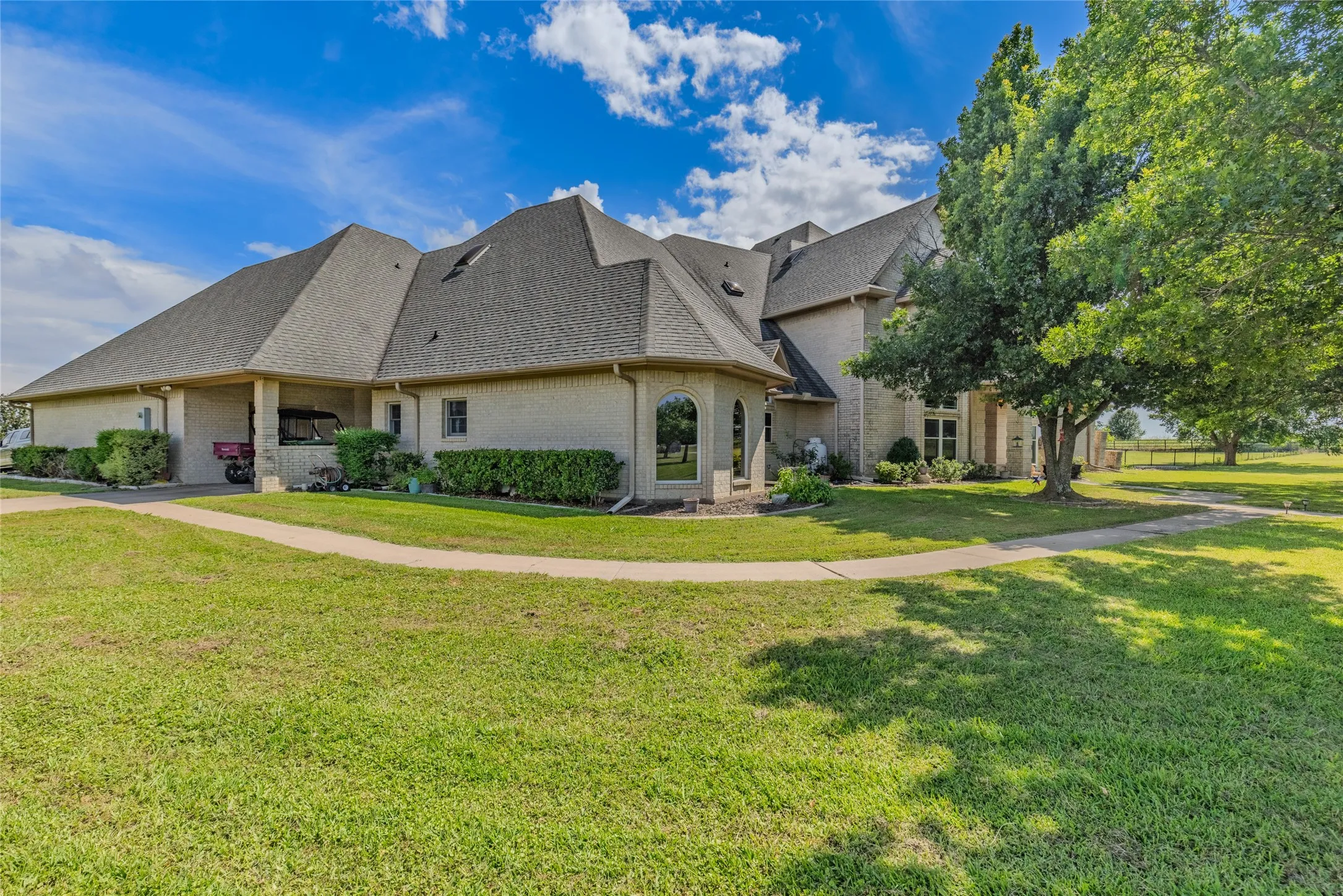 Single Family Residence For Sale in Delta County , 3120 Texas Highway 24 N, Cooper, Texas 75432, 6 Bedroom, 7 Bathroom, 3 Garage spaces, 6,457 Sqft, built in 1995, mls#21299502, Real Estate Agent in Cooper, Homes For Sale in Delta county, Homes For Sale in Cooper, Realtor in Cooper Texas, Real Estate Brokerage Independent Realty Texas, Luminita Cordes Realtor
