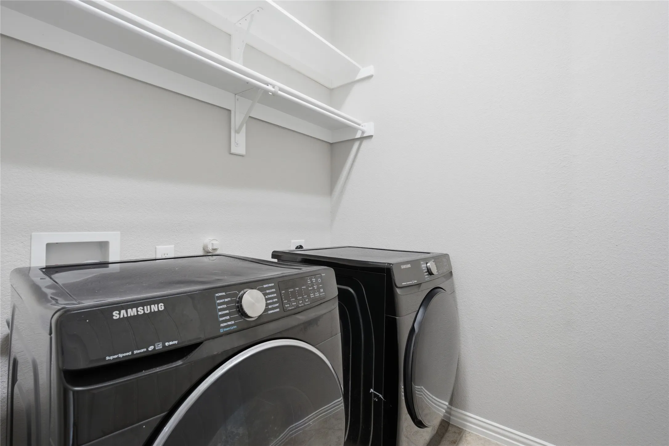 Single Family Residence For Sale in Collin County , 705 Llano Falls Drive, Mc Kinney, Texas 75071, 4 Bedroom, 2 Bathroom, 2 Garage spaces, 2,042 Sqft, built in 2015, mls#21276709, Real Estate Agent in Mc Kinney, Homes For Sale in Collin county, Homes For Sale in Mc Kinney, Realtor in Mc Kinney Texas, Real Estate Brokerage Independent Realty Texas, Luminita Cordes Realtor