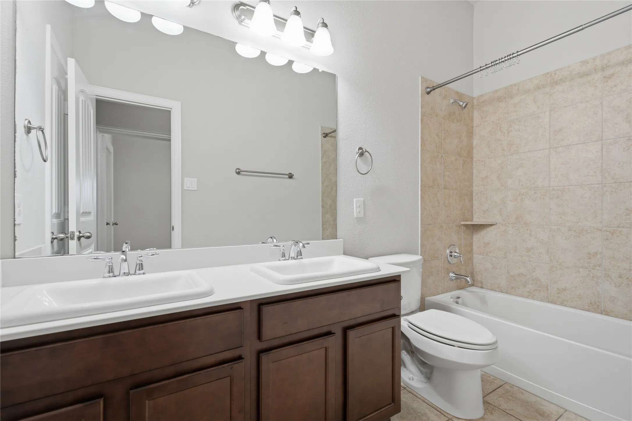 Single Family Residence For Sale in Collin County , 705 Llano Falls Drive, Mc Kinney, Texas 75071, 4 Bedroom, 2 Bathroom, 2 Garage spaces, 2,042 Sqft, built in 2015, mls#21276709, Real Estate Agent in Mc Kinney, Homes For Sale in Collin county, Homes For Sale in Mc Kinney, Realtor in Mc Kinney Texas, Real Estate Brokerage Independent Realty Texas, Luminita Cordes Realtor