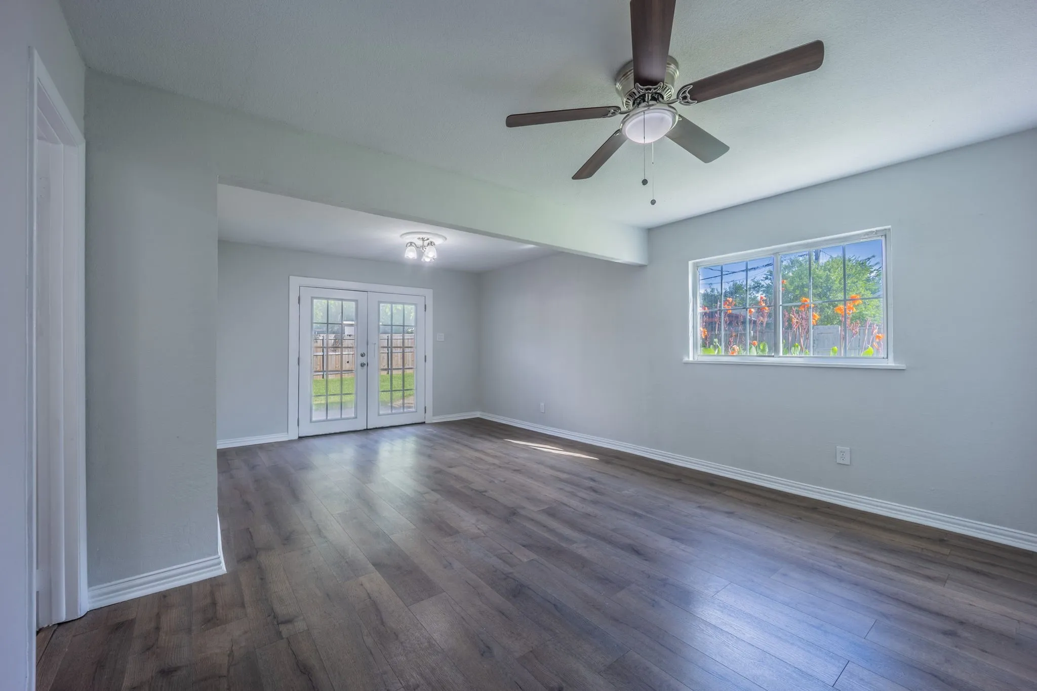 Single Family Residence For Sale in Dallas County , 2652 Bluebird Lane, Mesquite, Texas 75149, 4 Bedroom, 2 Bathroom, Garage spaces, 1,680 Sqft, built in 1969, mls#21299850, Real Estate Agent in Mesquite, Homes For Sale in Dallas county, Homes For Sale in Mesquite, Realtor in Mesquite Texas, Real Estate Brokerage Independent Realty Texas, Luminita Cordes Realtor