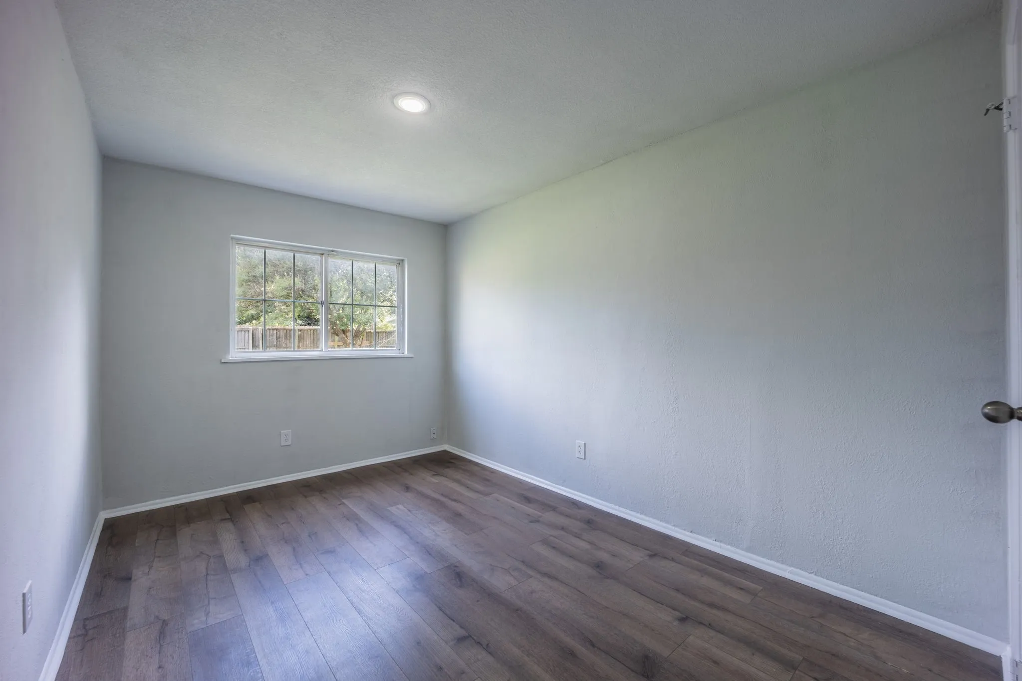 Single Family Residence For Sale in Dallas County , 2652 Bluebird Lane, Mesquite, Texas 75149, 4 Bedroom, 2 Bathroom, Garage spaces, 1,680 Sqft, built in 1969, mls#21299850, Real Estate Agent in Mesquite, Homes For Sale in Dallas county, Homes For Sale in Mesquite, Realtor in Mesquite Texas, Real Estate Brokerage Independent Realty Texas, Luminita Cordes Realtor