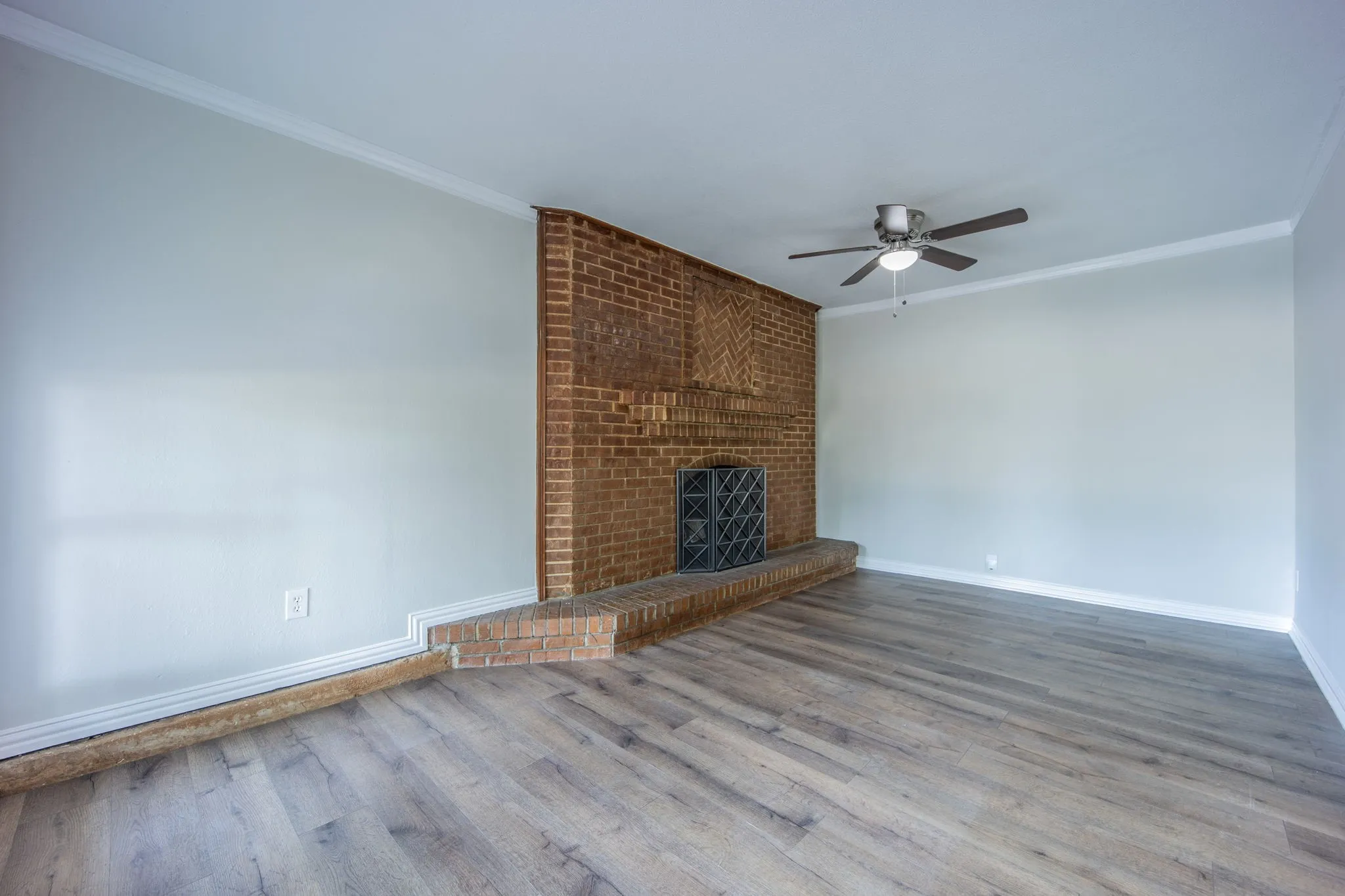 Single Family Residence For Sale in Dallas County , 2652 Bluebird Lane, Mesquite, Texas 75149, 4 Bedroom, 2 Bathroom, Garage spaces, 1,680 Sqft, built in 1969, mls#21299850, Real Estate Agent in Mesquite, Homes For Sale in Dallas county, Homes For Sale in Mesquite, Realtor in Mesquite Texas, Real Estate Brokerage Independent Realty Texas, Luminita Cordes Realtor
