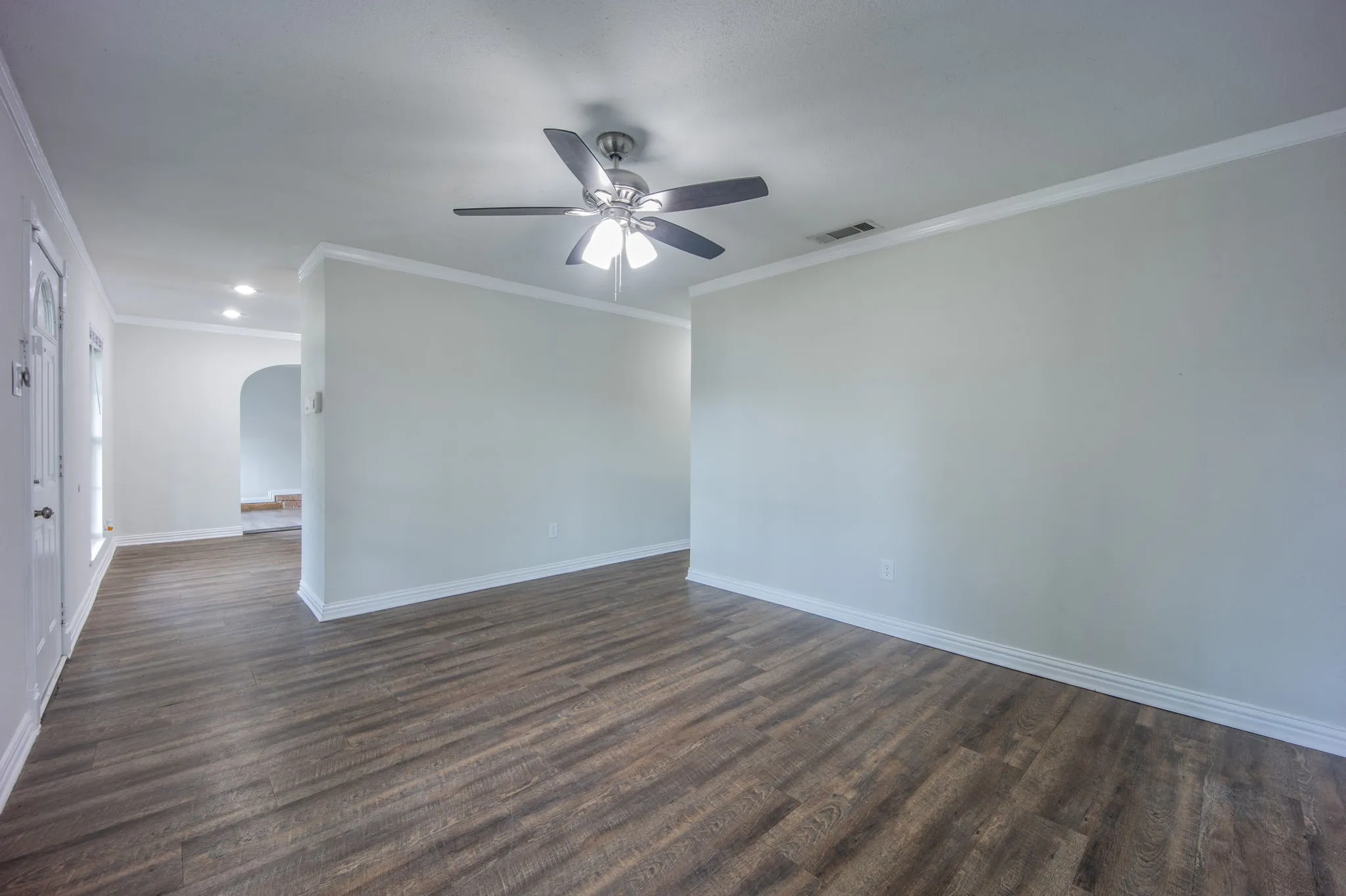 Single Family Residence For Sale in Dallas County , 2652 Bluebird Lane, Mesquite, Texas 75149, 4 Bedroom, 2 Bathroom, Garage spaces, 1,680 Sqft, built in 1969, mls#21299850, Real Estate Agent in Mesquite, Homes For Sale in Dallas county, Homes For Sale in Mesquite, Realtor in Mesquite Texas, Real Estate Brokerage Independent Realty Texas, Luminita Cordes Realtor