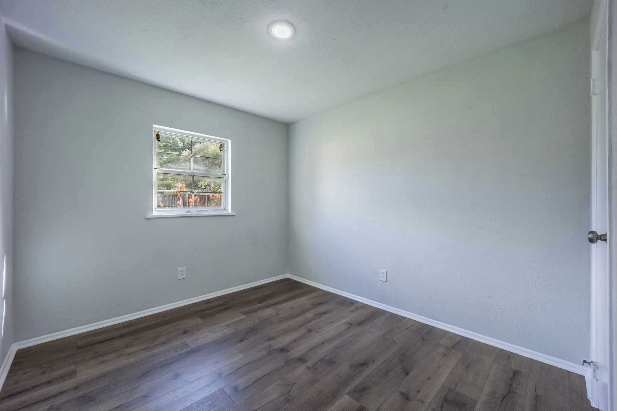 Single Family Residence For Sale in Dallas County , 2652 Bluebird Lane, Mesquite, Texas 75149, 4 Bedroom, 2 Bathroom, Garage spaces, 1,680 Sqft, built in 1969, mls#21299850, Real Estate Agent in Mesquite, Homes For Sale in Dallas county, Homes For Sale in Mesquite, Realtor in Mesquite Texas, Real Estate Brokerage Independent Realty Texas, Luminita Cordes Realtor