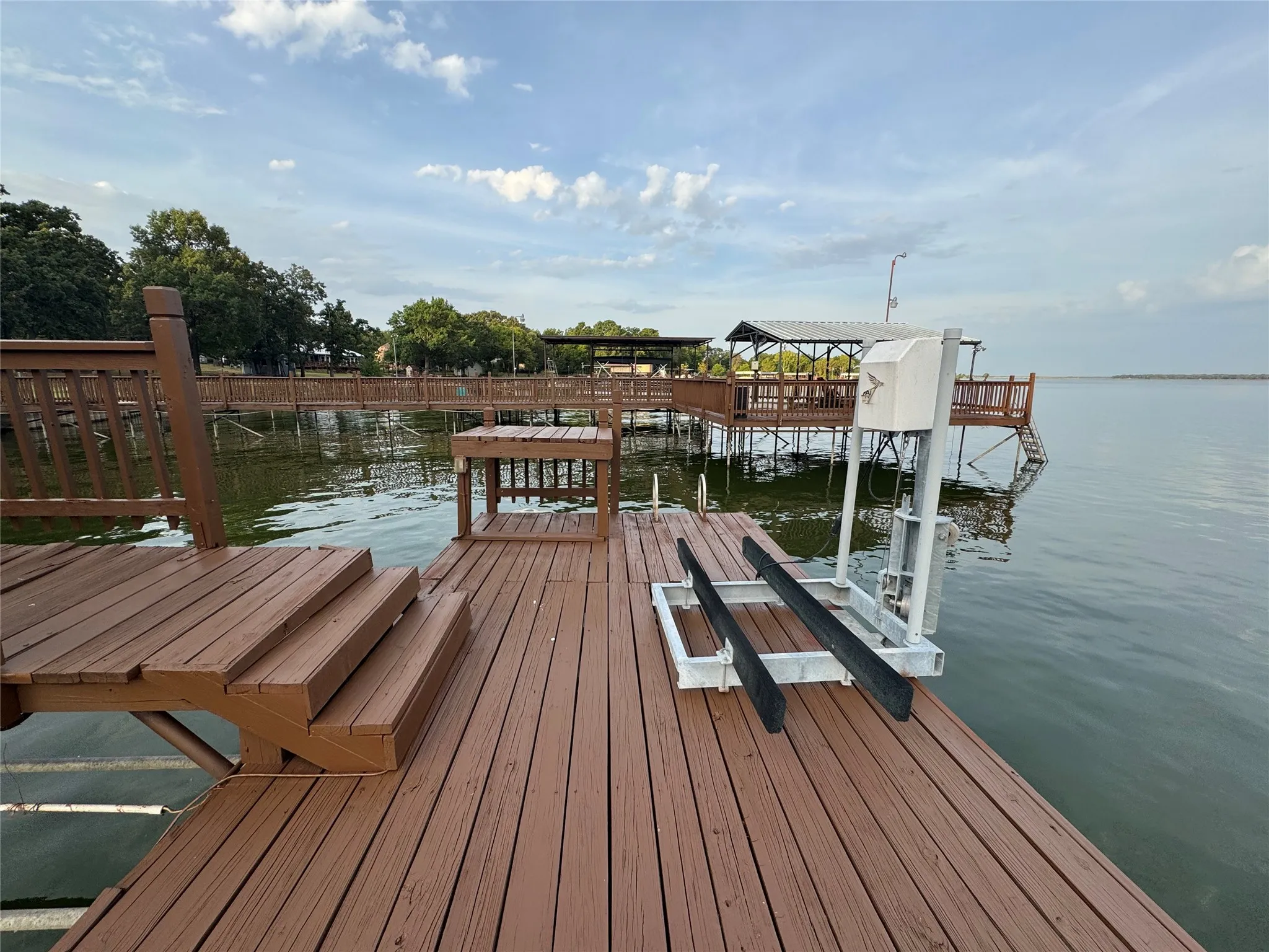 Single Family Residence For Sale in Hunt County , 10040 Brinwood Drive, Wills Point, Texas 75169, 3 Bedroom, 3 Bathroom, Garage spaces, 1,681 Sqft, built in 2014, mls#21290321, Real Estate Agent in Wills Point, Homes For Sale in Hunt county, Homes For Sale in Wills Point, Realtor in Wills Point Texas, Real Estate Brokerage Independent Realty Texas, Luminita Cordes Realtor