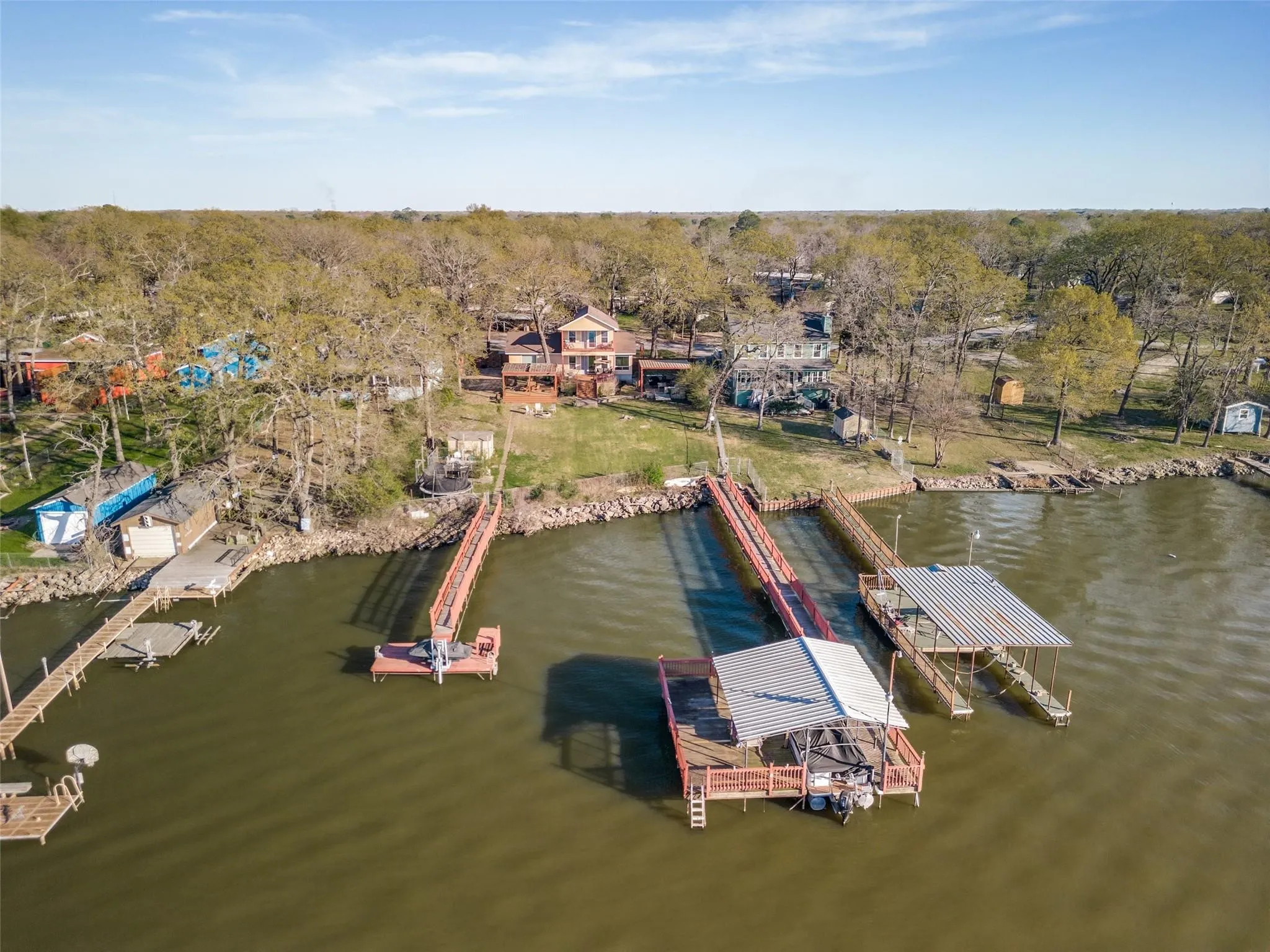 Single Family Residence For Sale in Hunt County , 10040 Brinwood Drive, Wills Point, Texas 75169, 3 Bedroom, 3 Bathroom, Garage spaces, 1,681 Sqft, built in 2014, mls#21290321, Real Estate Agent in Wills Point, Homes For Sale in Hunt county, Homes For Sale in Wills Point, Realtor in Wills Point Texas, Real Estate Brokerage Independent Realty Texas, Luminita Cordes Realtor
