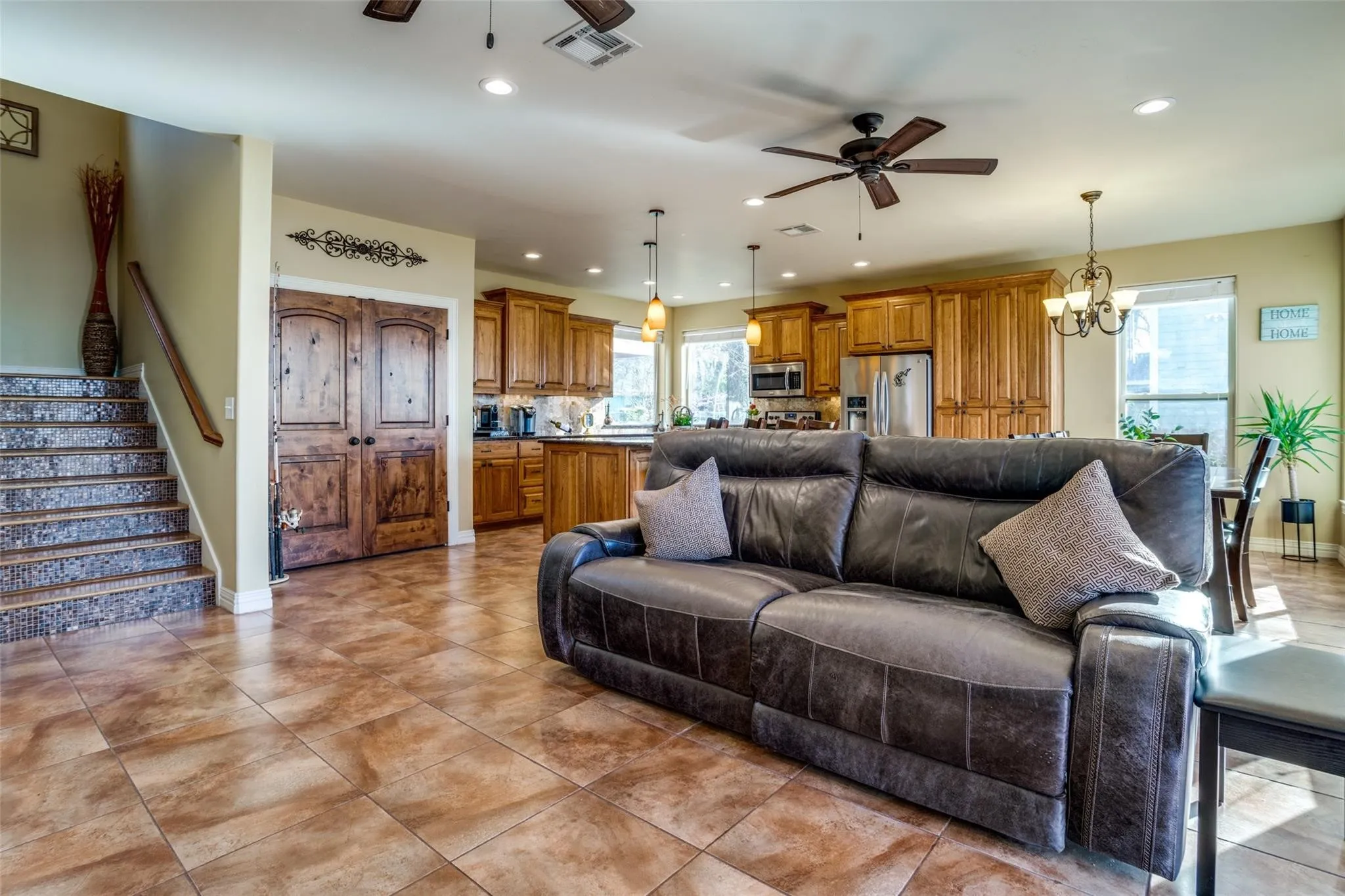 Single Family Residence For Sale in Hunt County , 10040 Brinwood Drive, Wills Point, Texas 75169, 3 Bedroom, 3 Bathroom, Garage spaces, 1,681 Sqft, built in 2014, mls#21290321, Real Estate Agent in Wills Point, Homes For Sale in Hunt county, Homes For Sale in Wills Point, Realtor in Wills Point Texas, Real Estate Brokerage Independent Realty Texas, Luminita Cordes Realtor