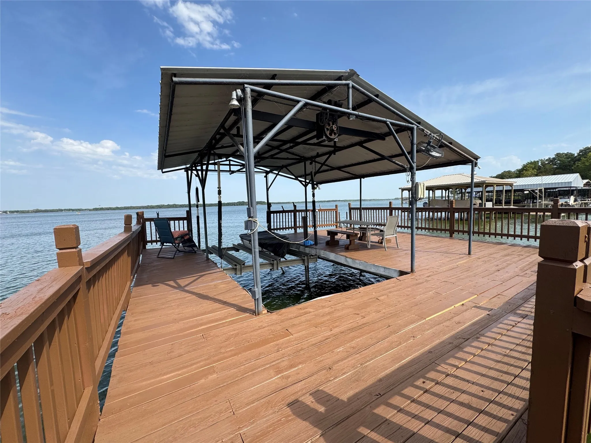 Single Family Residence For Sale in Hunt County , 10040 Brinwood Drive, Wills Point, Texas 75169, 3 Bedroom, 3 Bathroom, Garage spaces, 1,681 Sqft, built in 2014, mls#21290321, Real Estate Agent in Wills Point, Homes For Sale in Hunt county, Homes For Sale in Wills Point, Realtor in Wills Point Texas, Real Estate Brokerage Independent Realty Texas, Luminita Cordes Realtor