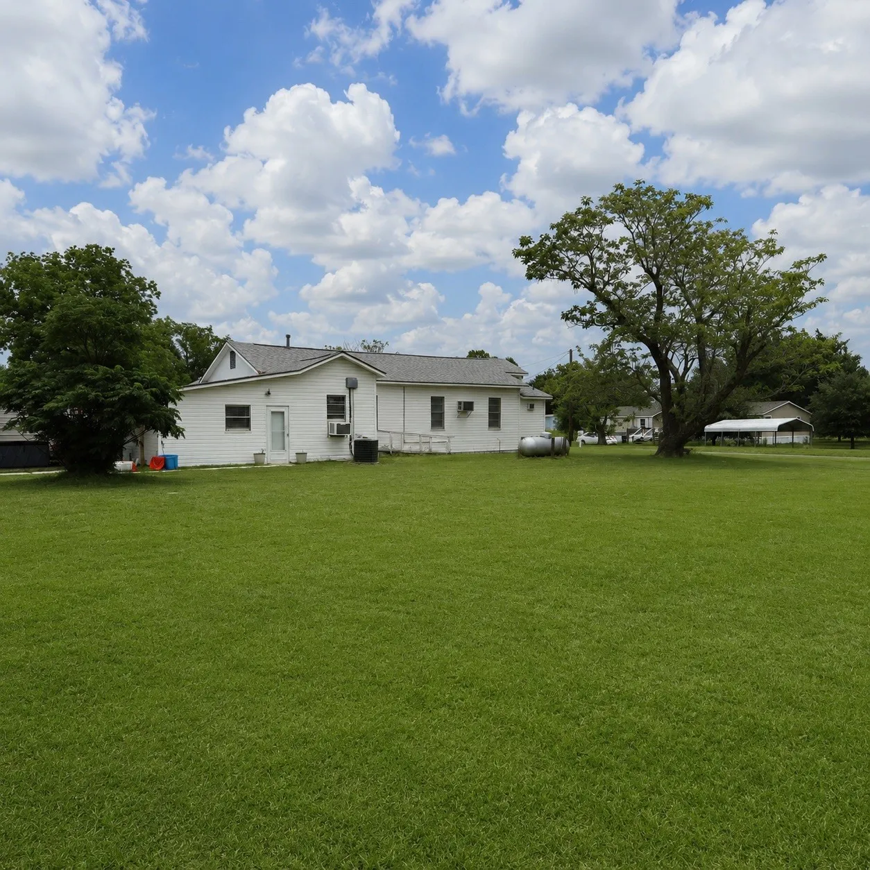 Single Family Residence For Sale in Leon County , 1112 Spruiell Street, Jewett, Texas 75846, 1 Bedroom, 3 Bathroom, Garage spaces, 2,288 Sqft, built in 1979, mls#21300052, Real Estate Agent in Jewett, Homes For Sale in Leon county, Homes For Sale in Jewett, Realtor in Jewett Texas, Real Estate Brokerage Independent Realty Texas, Luminita Cordes Realtor