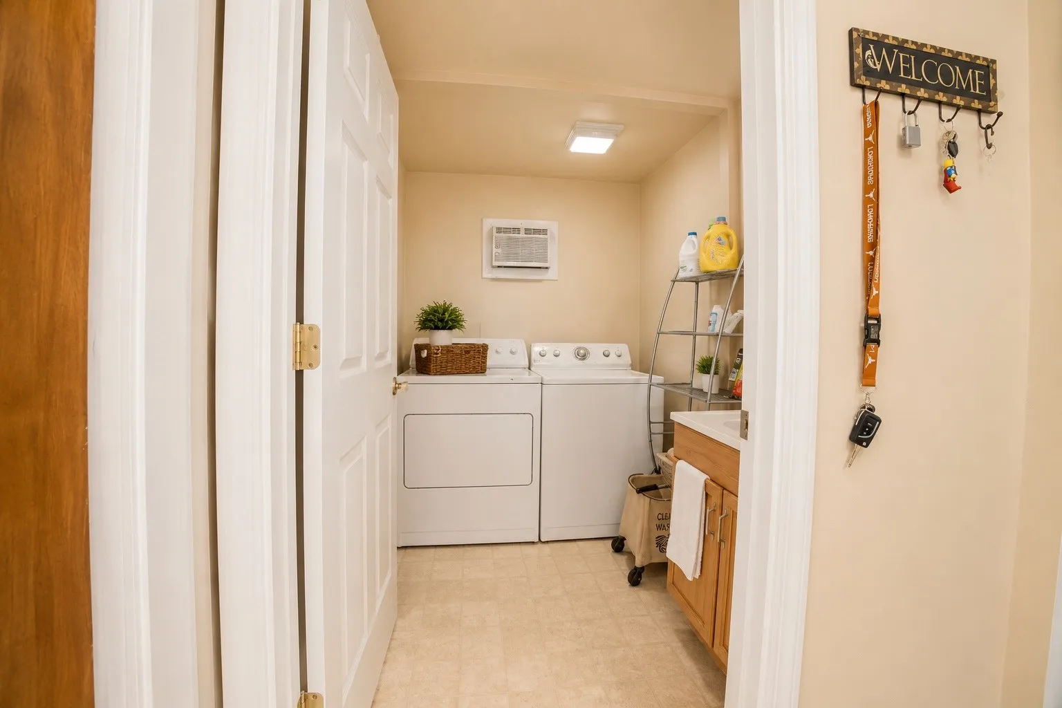 Single Family Residence For Sale in Leon County , 1112 Spruiell Street, Jewett, Texas 75846, 1 Bedroom, 3 Bathroom, Garage spaces, 2,288 Sqft, built in 1979, mls#21300052, Real Estate Agent in Jewett, Homes For Sale in Leon county, Homes For Sale in Jewett, Realtor in Jewett Texas, Real Estate Brokerage Independent Realty Texas, Luminita Cordes Realtor