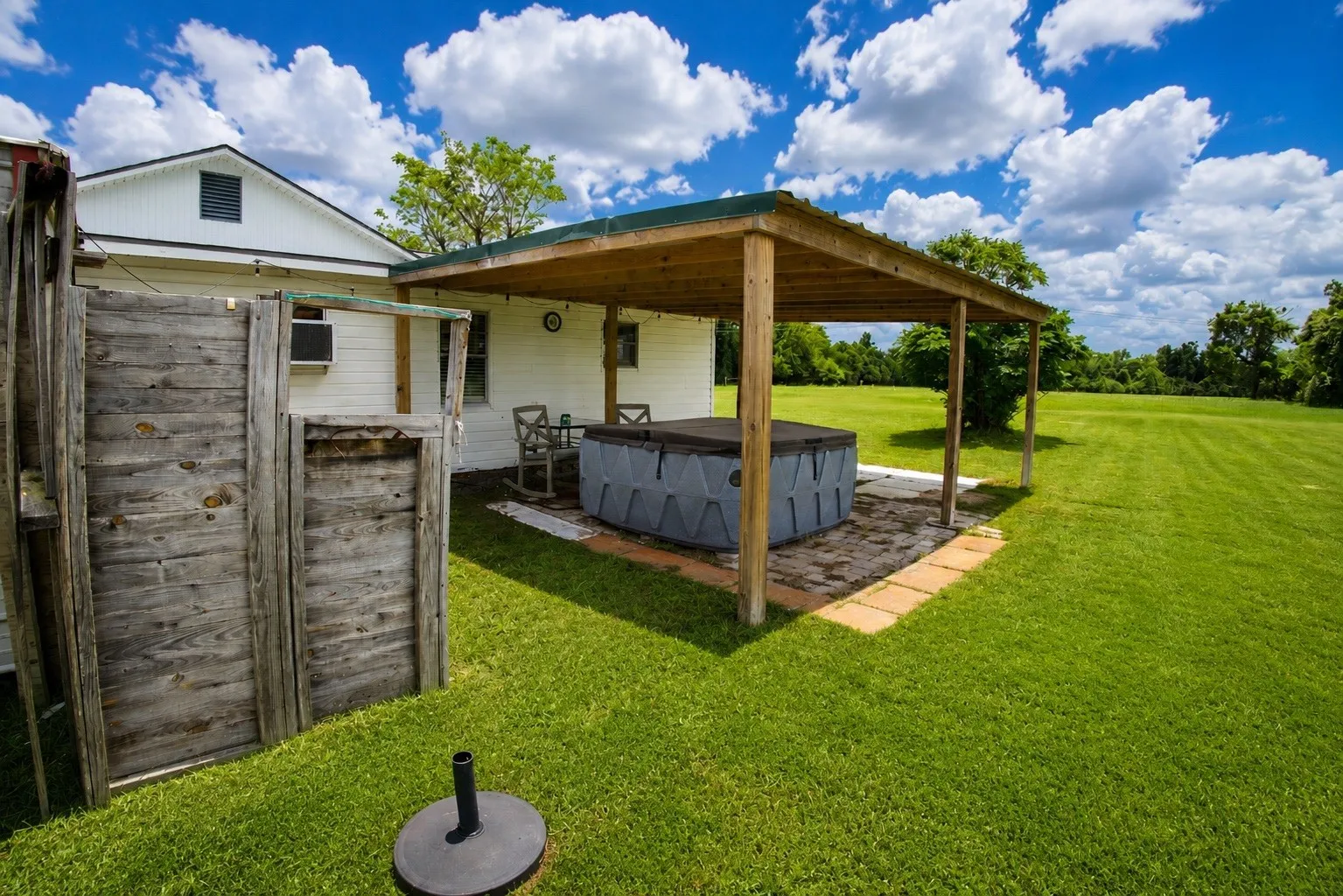 Single Family Residence For Sale in Leon County , 1112 Spruiell Street, Jewett, Texas 75846, 1 Bedroom, 3 Bathroom, Garage spaces, 2,288 Sqft, built in 1979, mls#21300052, Real Estate Agent in Jewett, Homes For Sale in Leon county, Homes For Sale in Jewett, Realtor in Jewett Texas, Real Estate Brokerage Independent Realty Texas, Luminita Cordes Realtor