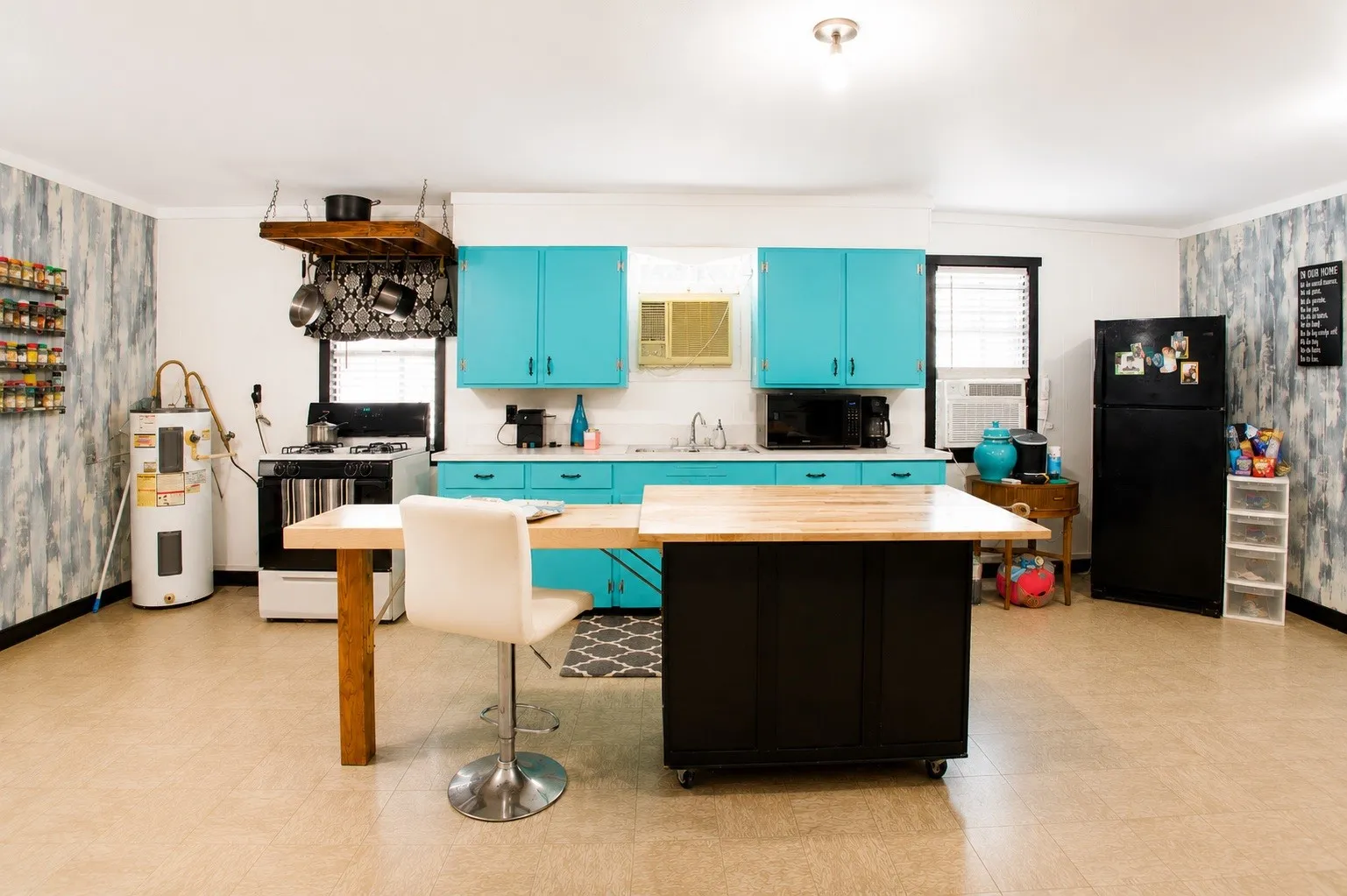 Single Family Residence For Sale in Leon County , 1112 Spruiell Street, Jewett, Texas 75846, 1 Bedroom, 3 Bathroom, Garage spaces, 2,288 Sqft, built in 1979, mls#21300052, Real Estate Agent in Jewett, Homes For Sale in Leon county, Homes For Sale in Jewett, Realtor in Jewett Texas, Real Estate Brokerage Independent Realty Texas, Luminita Cordes Realtor