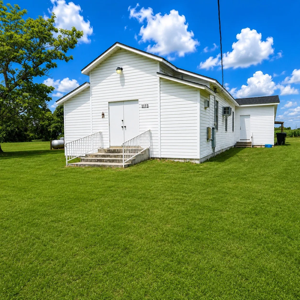 Single Family Residence For Sale in Leon County , 1112 Spruiell Street, Jewett, Texas 75846, 1 Bedroom, 3 Bathroom, Garage spaces, 2,288 Sqft, built in 1979, mls#21300052, Real Estate Agent in Jewett, Homes For Sale in Leon county, Homes For Sale in Jewett, Realtor in Jewett Texas, Real Estate Brokerage Independent Realty Texas, Luminita Cordes Realtor