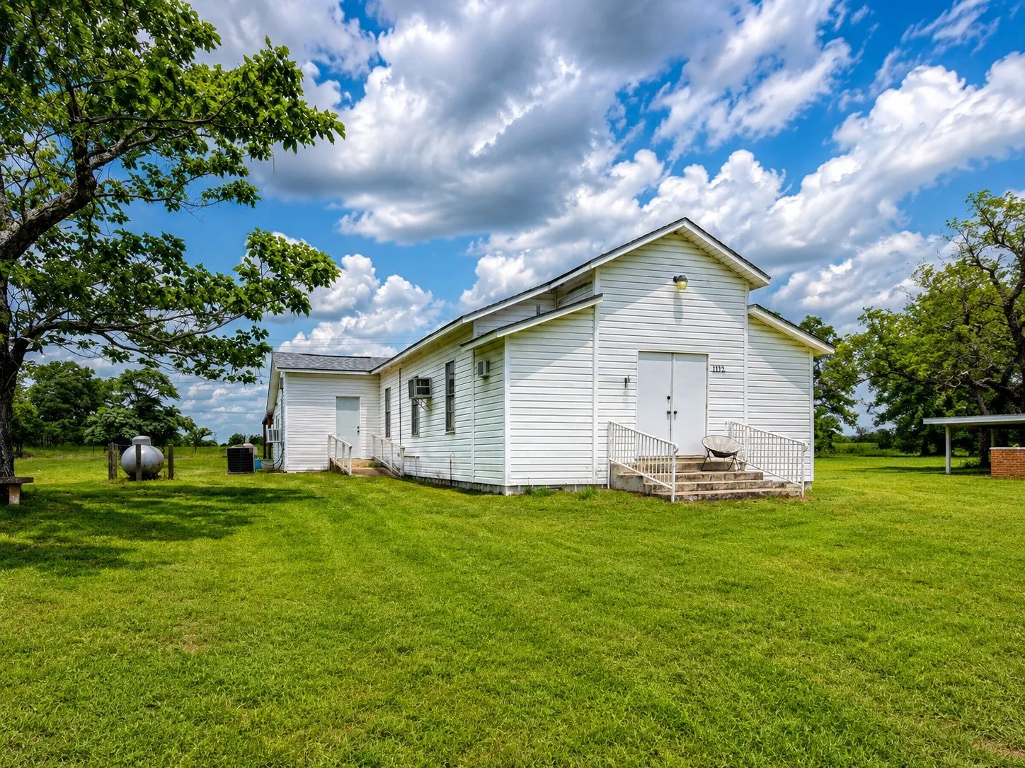 Single Family Residence For Sale in Leon County , 1112 Spruiell Street, Jewett, Texas 75846, 1 Bedroom, 3 Bathroom, Garage spaces, 2,288 Sqft, built in 1979, mls#21300052, Real Estate Agent in Jewett, Homes For Sale in Leon county, Homes For Sale in Jewett, Realtor in Jewett Texas, Real Estate Brokerage Independent Realty Texas, Luminita Cordes Realtor