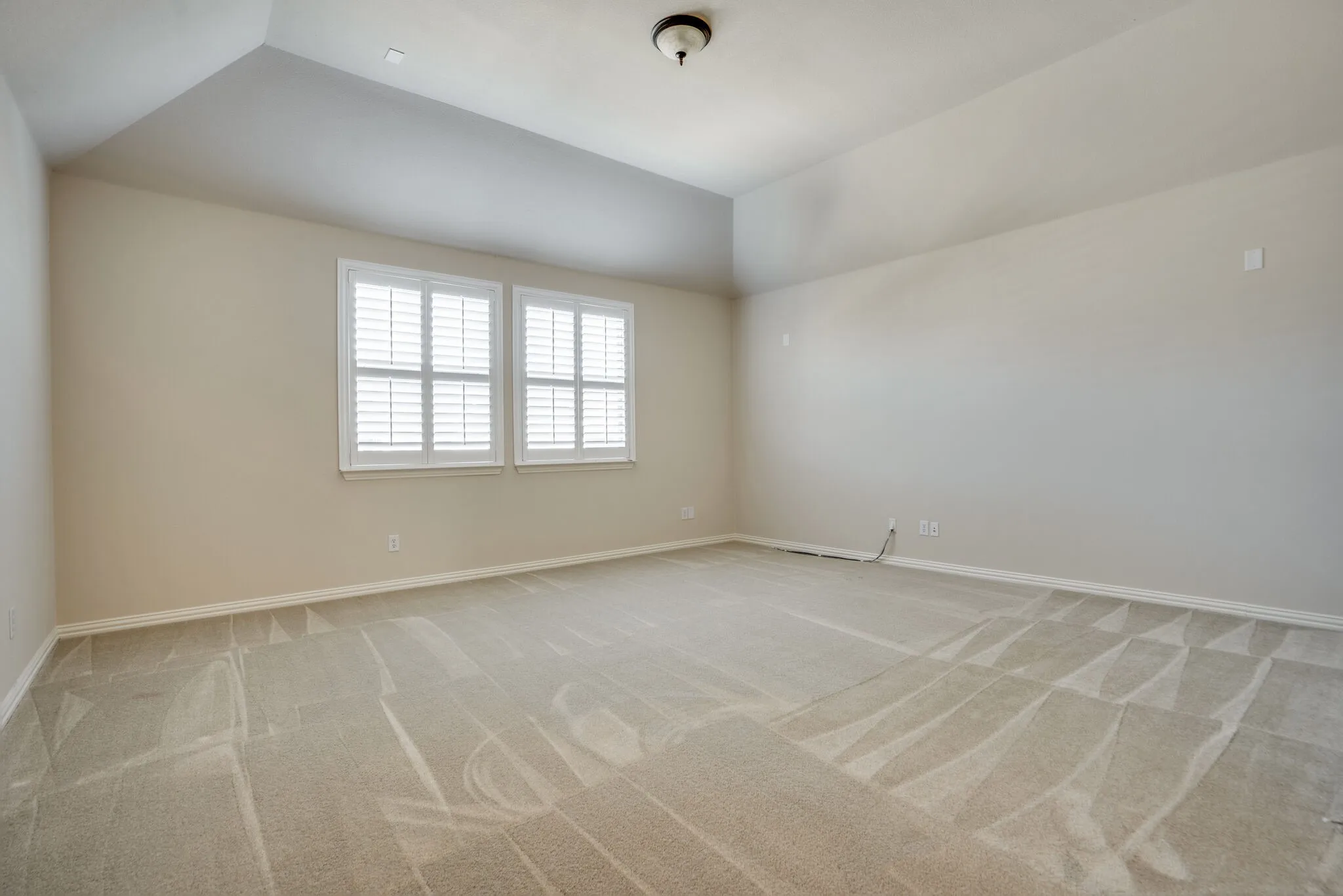 Large game room!