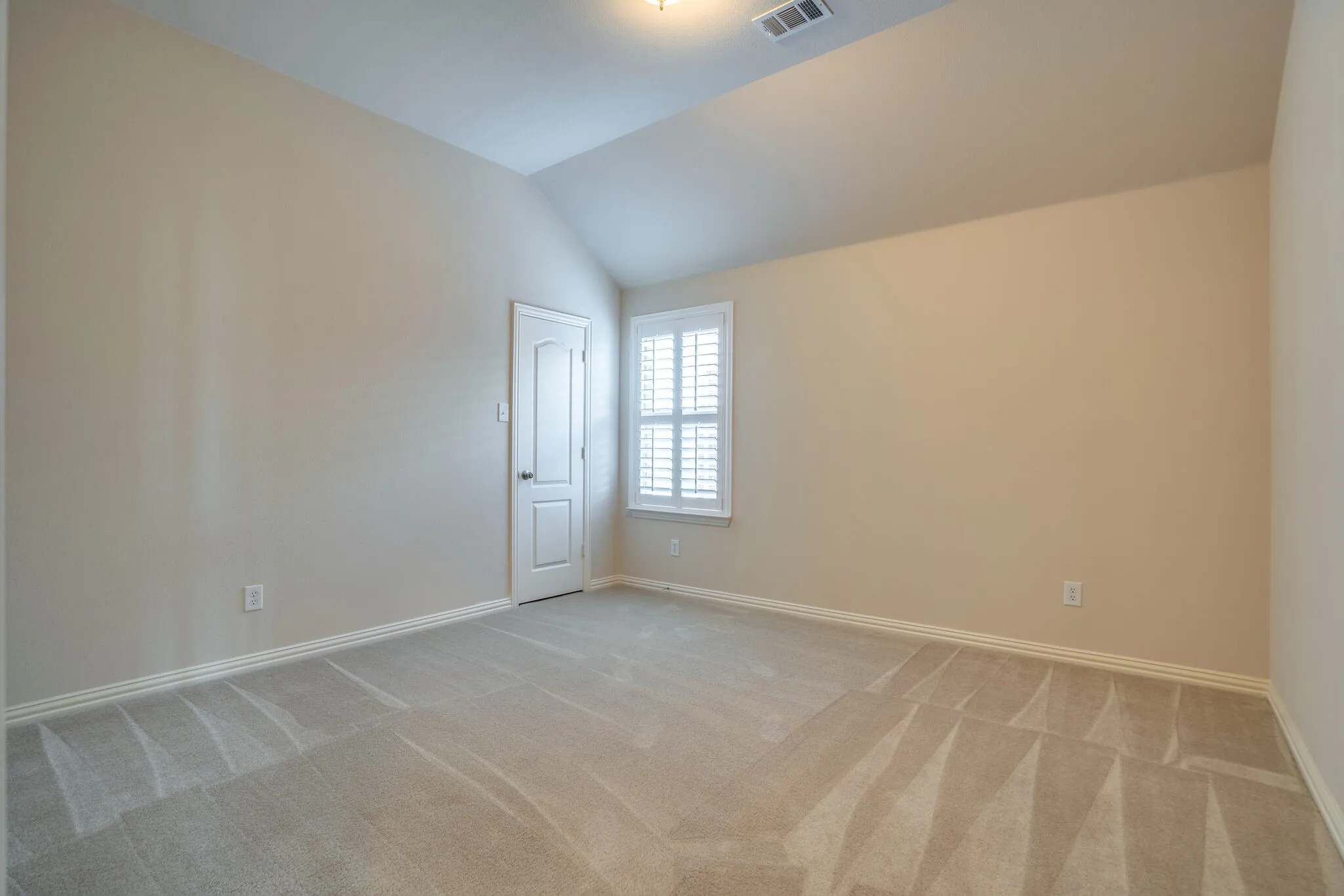Additional secondary bedroom