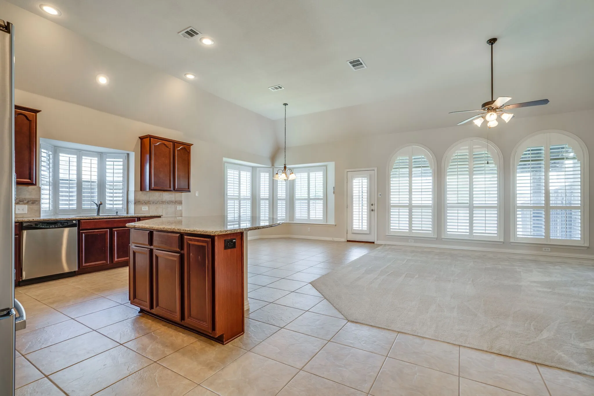 Spacious Living and kitchen