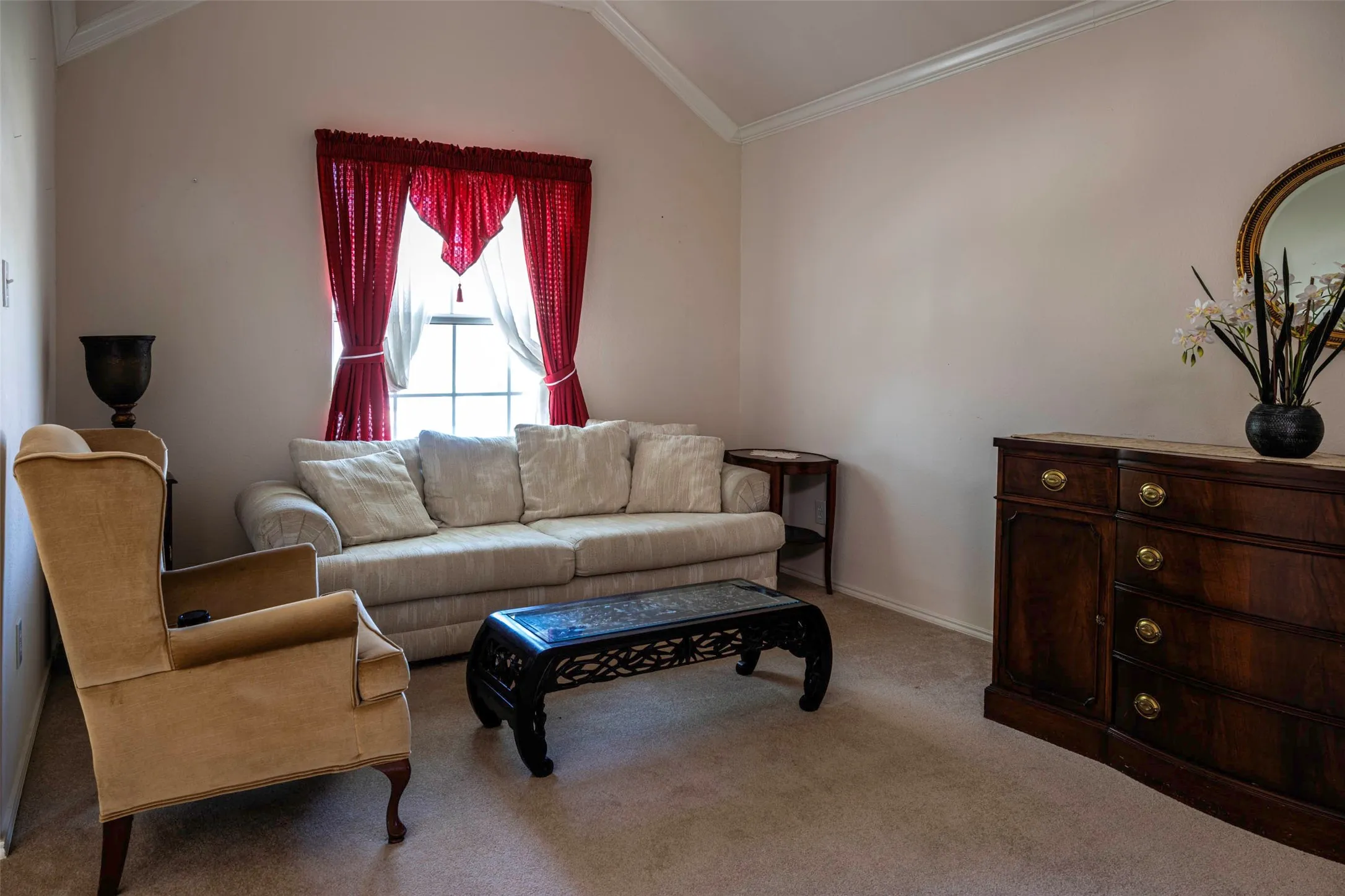 Vaulted ceiling room