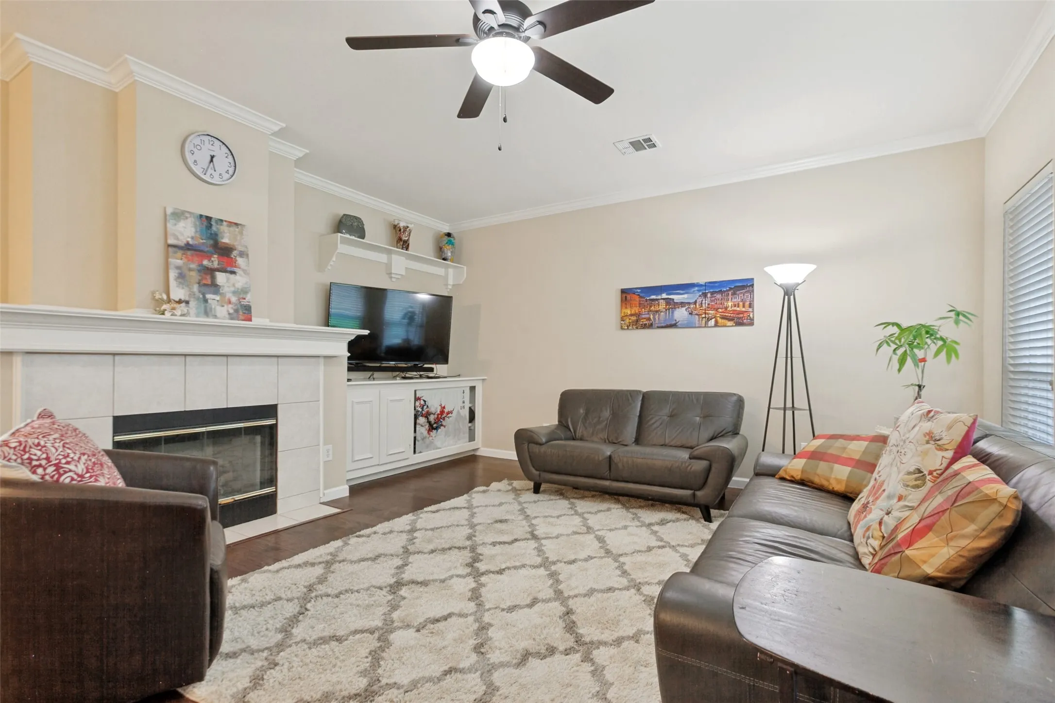 Single Family Residence For Sale in Collin County , 4809 Parnell Lane, Plano, Texas 75024, 4 Bedroom, 3 Bathroom, 2 Garage spaces, 2,741 Sqft, built in 1997, mls#21298580, Real Estate Agent in Plano, Homes For Sale in Collin county, Homes For Sale in Plano, Realtor in Plano Texas, Real Estate Brokerage Independent Realty Texas, Luminita Cordes Realtor