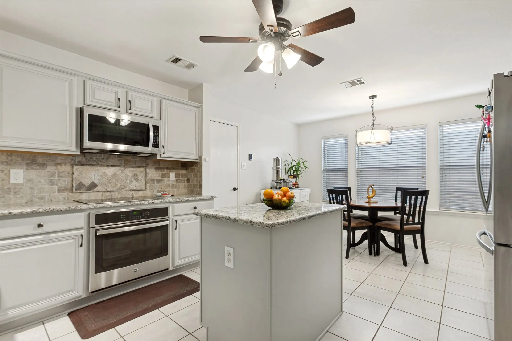 Updated backsplash & all SS appliances