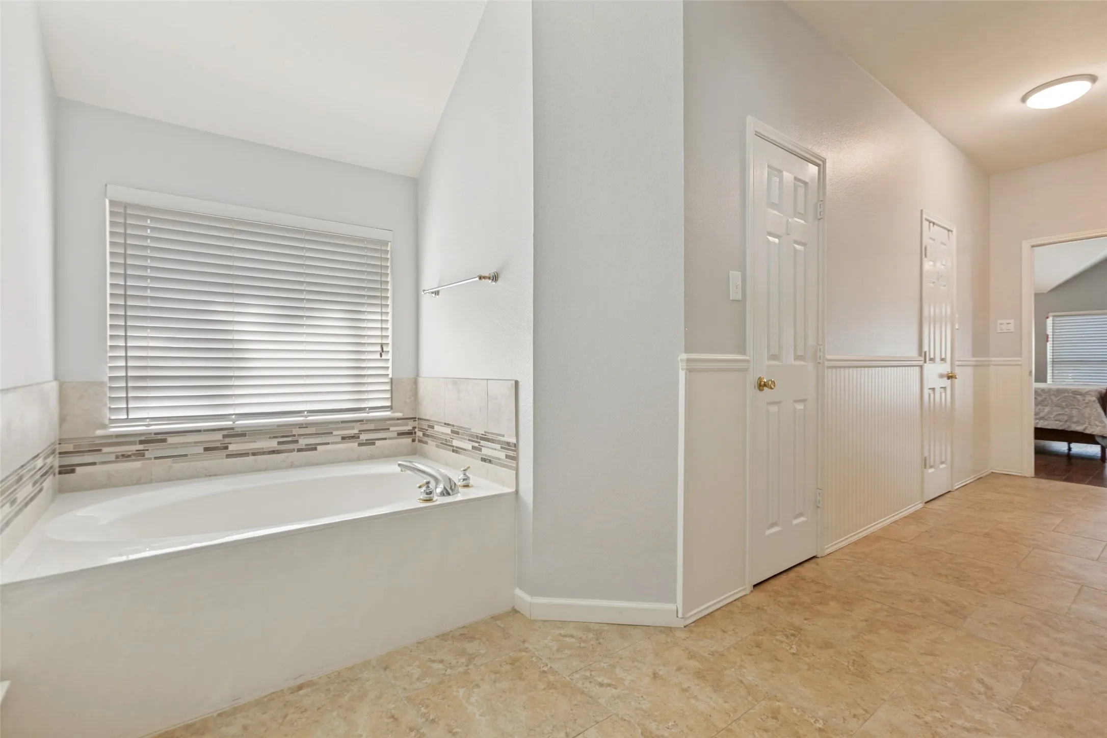Single Family Residence For Sale in Collin County , 4809 Parnell Lane, Plano, Texas 75024, 4 Bedroom, 3 Bathroom, 2 Garage spaces, 2,741 Sqft, built in 1997, mls#21298580, Real Estate Agent in Plano, Homes For Sale in Collin county, Homes For Sale in Plano, Realtor in Plano Texas, Real Estate Brokerage Independent Realty Texas, Luminita Cordes Realtor
