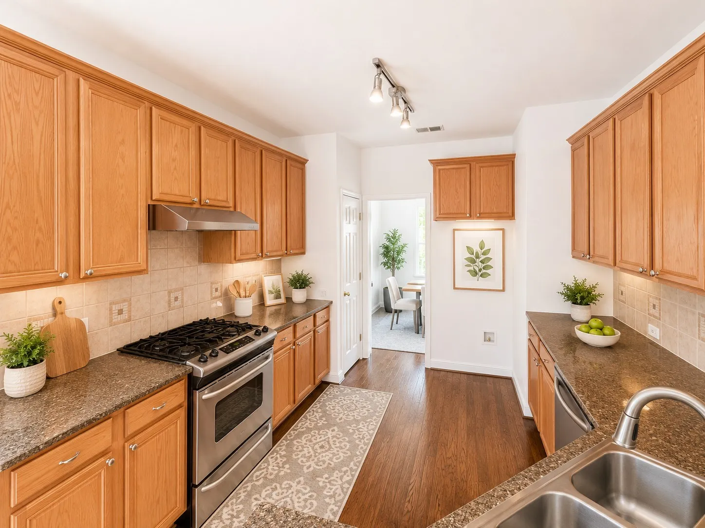 Single Family Residence For Sale in Collin County , 3705 Mason Drive, Plano, Texas 75025, 4 Bedroom, 3 Bathroom, 2 Garage spaces, 2,988 Sqft, built in 2000, mls#21297754, Real Estate Agent in Plano, Homes For Sale in Collin county, Homes For Sale in Plano, Realtor in Plano Texas, Real Estate Brokerage Independent Realty Texas, Luminita Cordes Realtor
