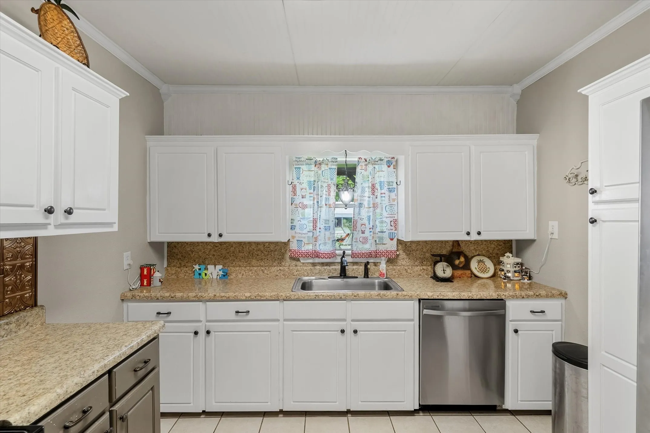 Single Family Residence For Sale in Van Zandt County , 12125 N State Highway 110, Van, Texas 75790, 3 Bedroom, 4 Bathroom, Garage spaces, 2,410 Sqft, built in 1951, mls#21292074, Real Estate Agent in Van, Homes For Sale in Van Zandt county, Homes For Sale in Van, Realtor in Van Texas, Real Estate Brokerage Independent Realty Texas, Luminita Cordes Realtor