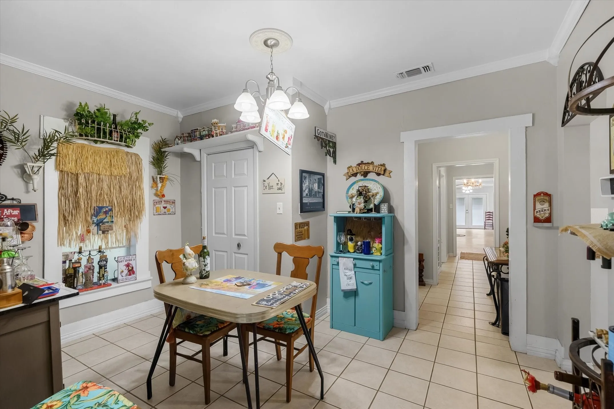 Single Family Residence For Sale in Van Zandt County , 12125 N State Highway 110, Van, Texas 75790, 3 Bedroom, 4 Bathroom, Garage spaces, 2,410 Sqft, built in 1951, mls#21292074, Real Estate Agent in Van, Homes For Sale in Van Zandt county, Homes For Sale in Van, Realtor in Van Texas, Real Estate Brokerage Independent Realty Texas, Luminita Cordes Realtor