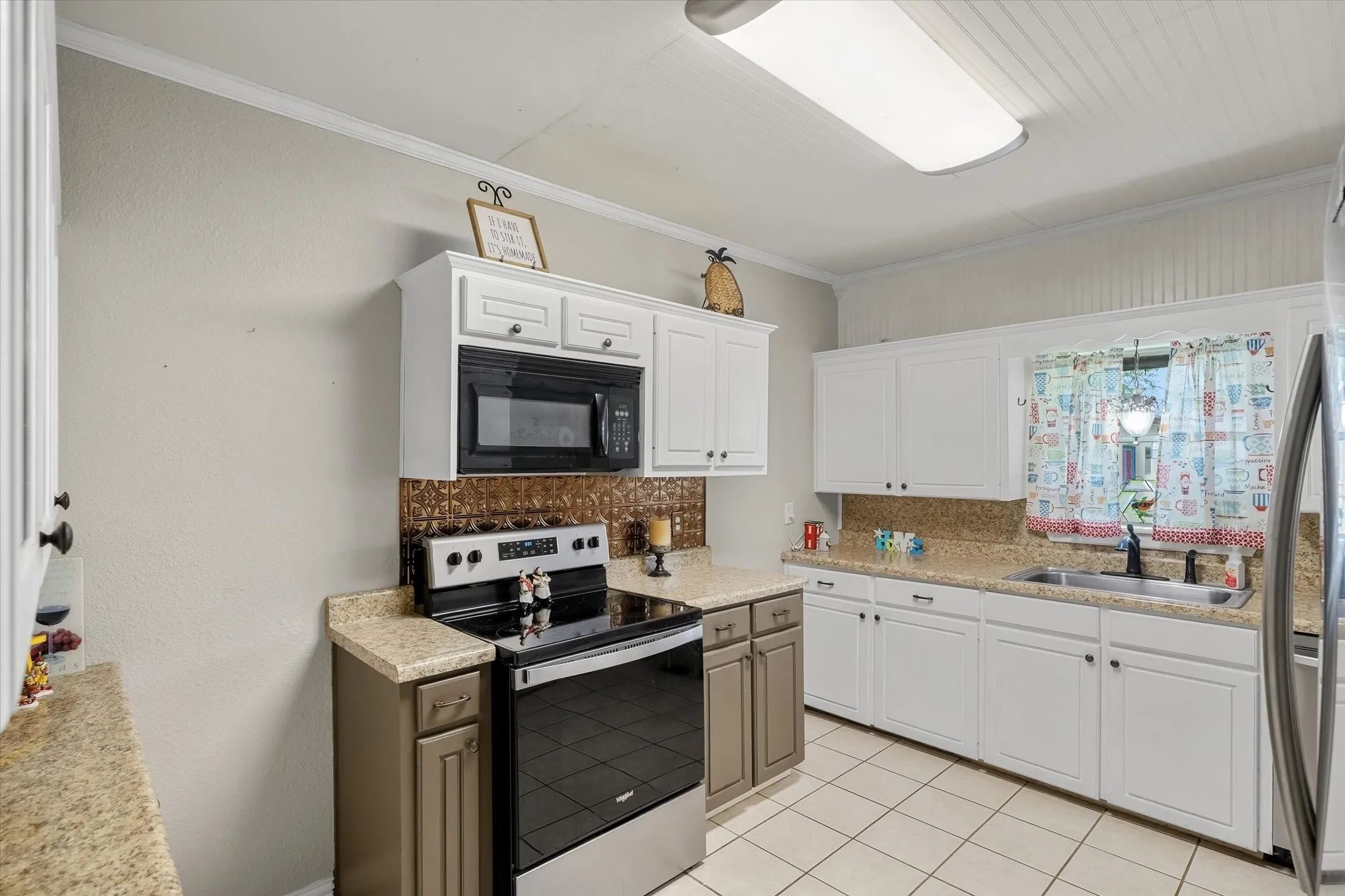 Single Family Residence For Sale in Van Zandt County , 12125 N State Highway 110, Van, Texas 75790, 3 Bedroom, 4 Bathroom, Garage spaces, 2,410 Sqft, built in 1951, mls#21292074, Real Estate Agent in Van, Homes For Sale in Van Zandt county, Homes For Sale in Van, Realtor in Van Texas, Real Estate Brokerage Independent Realty Texas, Luminita Cordes Realtor