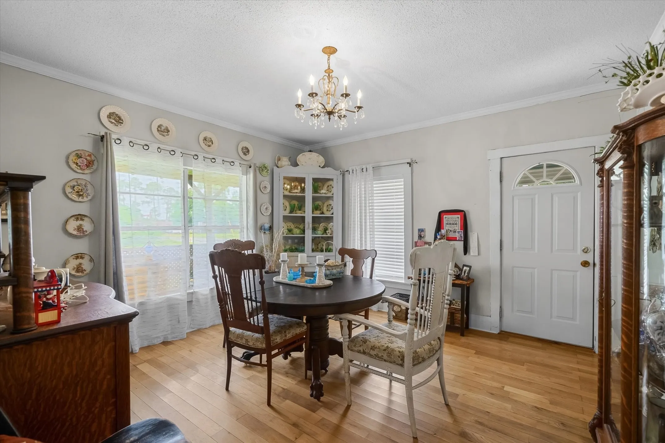 Single Family Residence For Sale in Van Zandt County , 12125 N State Highway 110, Van, Texas 75790, 3 Bedroom, 4 Bathroom, Garage spaces, 2,410 Sqft, built in 1951, mls#21292074, Real Estate Agent in Van, Homes For Sale in Van Zandt county, Homes For Sale in Van, Realtor in Van Texas, Real Estate Brokerage Independent Realty Texas, Luminita Cordes Realtor