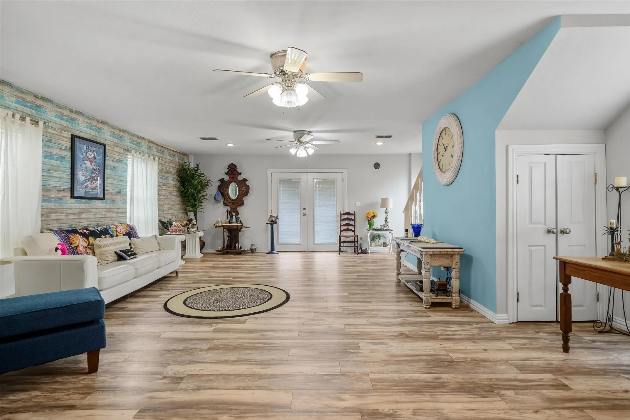 Single Family Residence For Sale in Van Zandt County , 12125 N State Highway 110, Van, Texas 75790, 3 Bedroom, 4 Bathroom, Garage spaces, 2,410 Sqft, built in 1951, mls#21292074, Real Estate Agent in Van, Homes For Sale in Van Zandt county, Homes For Sale in Van, Realtor in Van Texas, Real Estate Brokerage Independent Realty Texas, Luminita Cordes Realtor