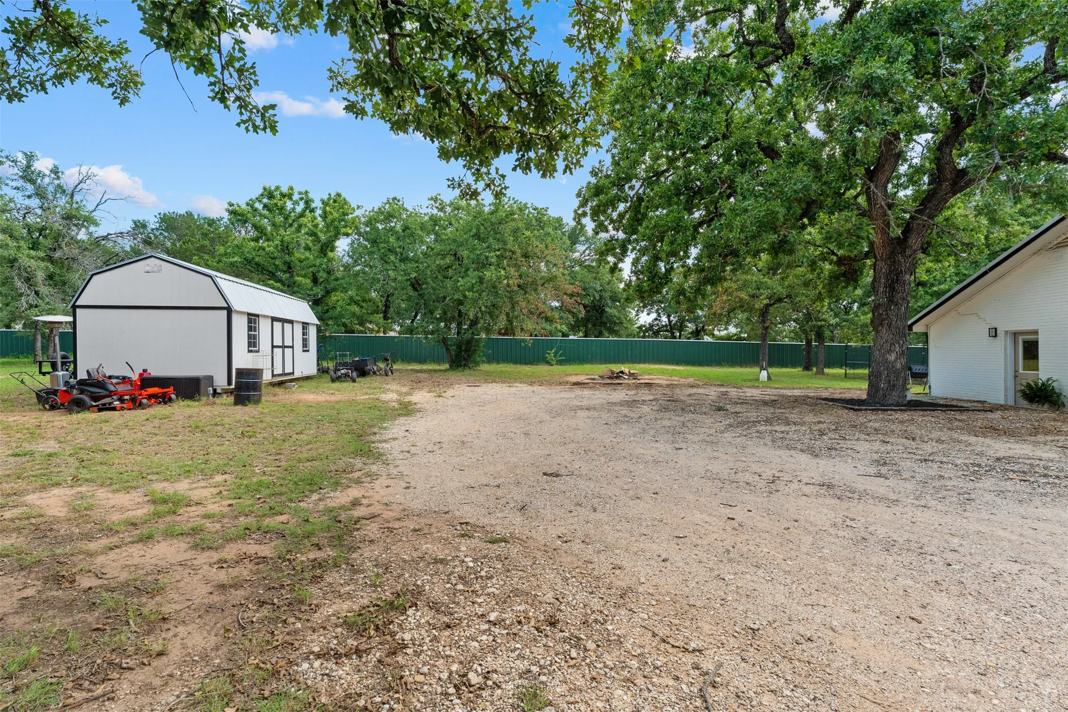Single Family Residence For Sale in Hamilton County , 443 County Road 316, Jonesboro, Texas 76538, 4 Bedroom, 2 Bathroom, Garage spaces, 2,357 Sqft, built in 1988, mls#21299852, Real Estate Agent in Jonesboro, Homes For Sale in Hamilton county, Homes For Sale in Jonesboro, Realtor in Jonesboro Texas, Real Estate Brokerage Independent Realty Texas, Luminita Cordes Realtor