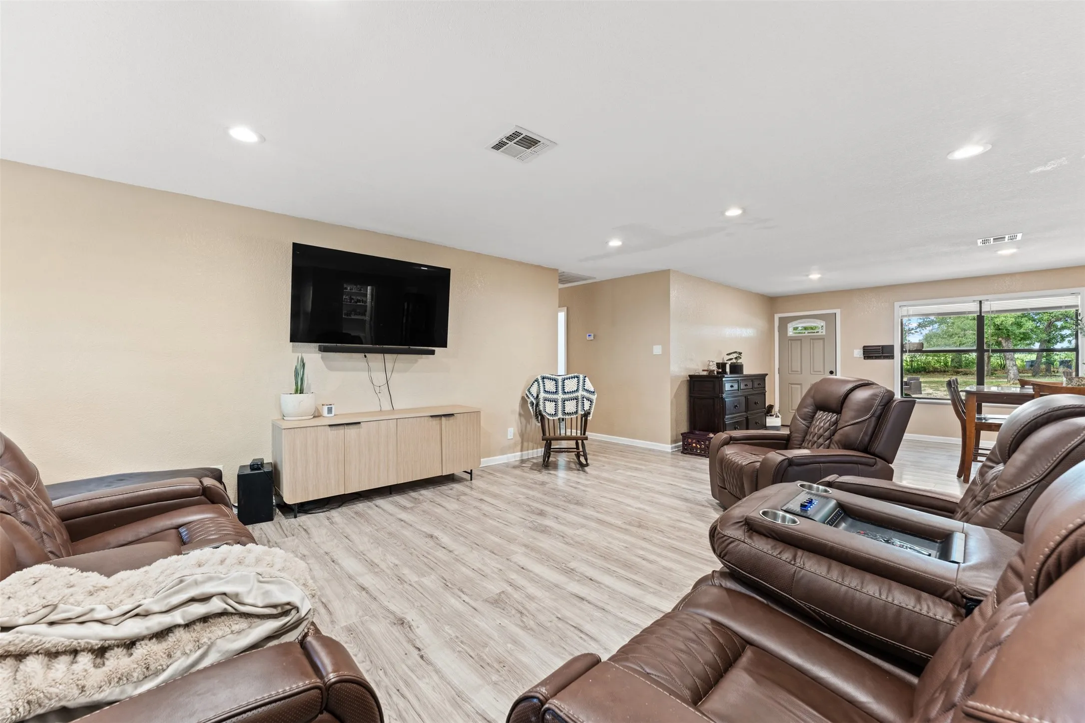 Single Family Residence For Sale in Hamilton County , 443 County Road 316, Jonesboro, Texas 76538, 4 Bedroom, 2 Bathroom, Garage spaces, 2,357 Sqft, built in 1988, mls#21299852, Real Estate Agent in Jonesboro, Homes For Sale in Hamilton county, Homes For Sale in Jonesboro, Realtor in Jonesboro Texas, Real Estate Brokerage Independent Realty Texas, Luminita Cordes Realtor