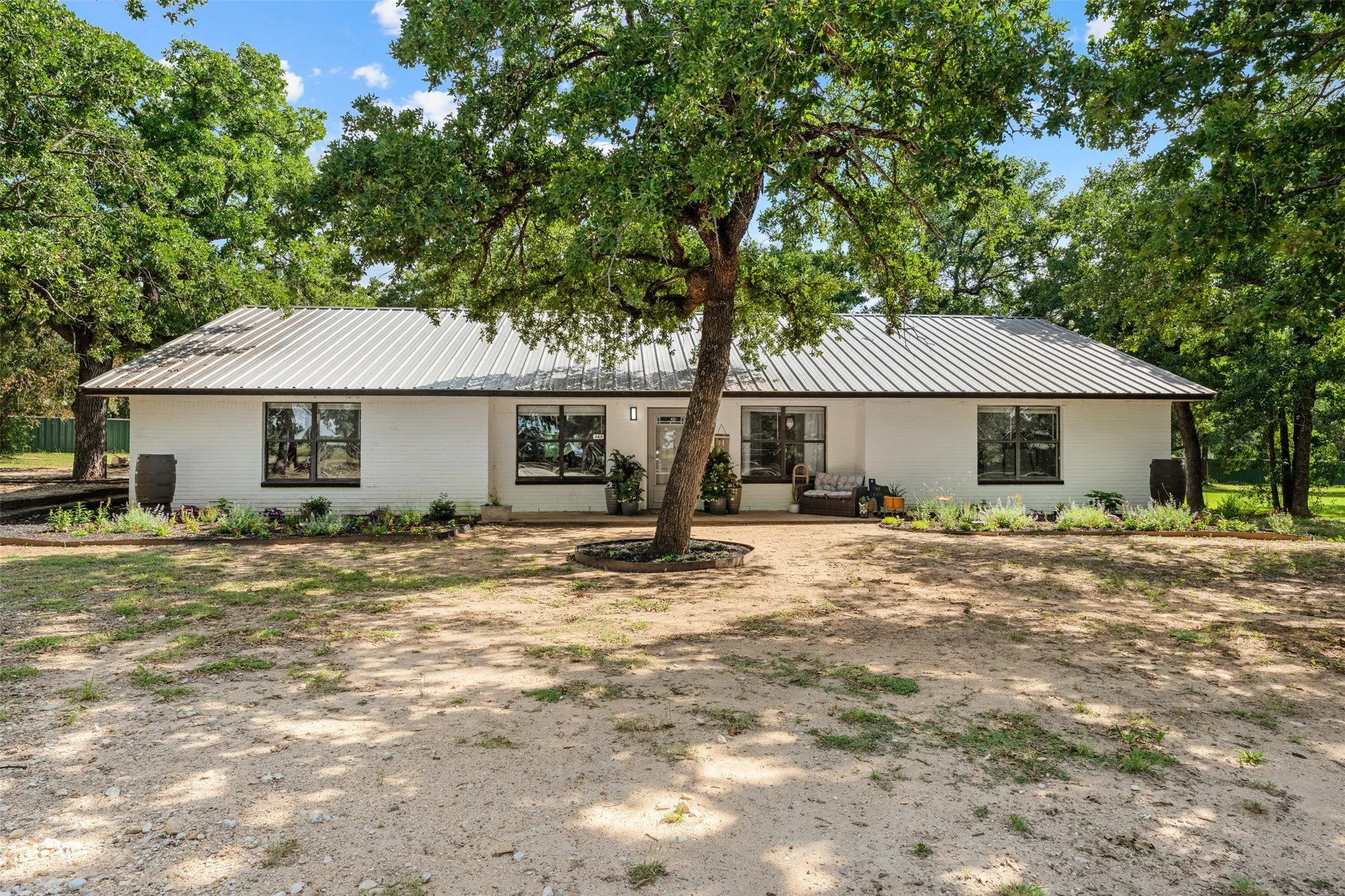 Single Family Residence For Sale in Hamilton County , 443 County Road 316, Jonesboro, Texas 76538, 4 Bedroom, 2 Bathroom, Garage spaces, 2,357 Sqft, built in 1988, mls#21299852, Real Estate Agent in Jonesboro, Homes For Sale in Hamilton county, Homes For Sale in Jonesboro, Realtor in Jonesboro Texas, Real Estate Brokerage Independent Realty Texas, Luminita Cordes Realtor