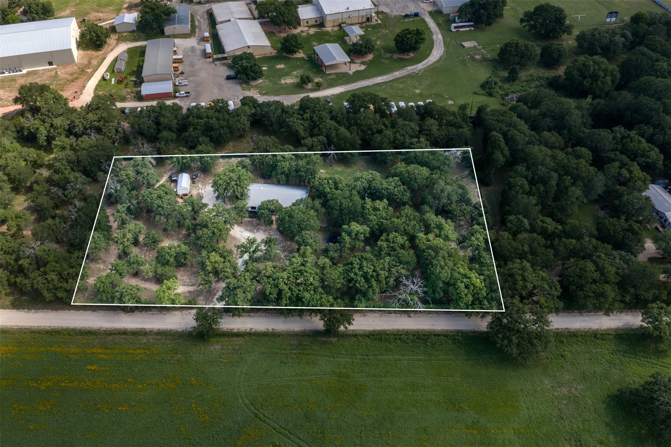 Single Family Residence For Sale in Hamilton County , 443 County Road 316, Jonesboro, Texas 76538, 4 Bedroom, 2 Bathroom, Garage spaces, 2,357 Sqft, built in 1988, mls#21299852, Real Estate Agent in Jonesboro, Homes For Sale in Hamilton county, Homes For Sale in Jonesboro, Realtor in Jonesboro Texas, Real Estate Brokerage Independent Realty Texas, Luminita Cordes Realtor