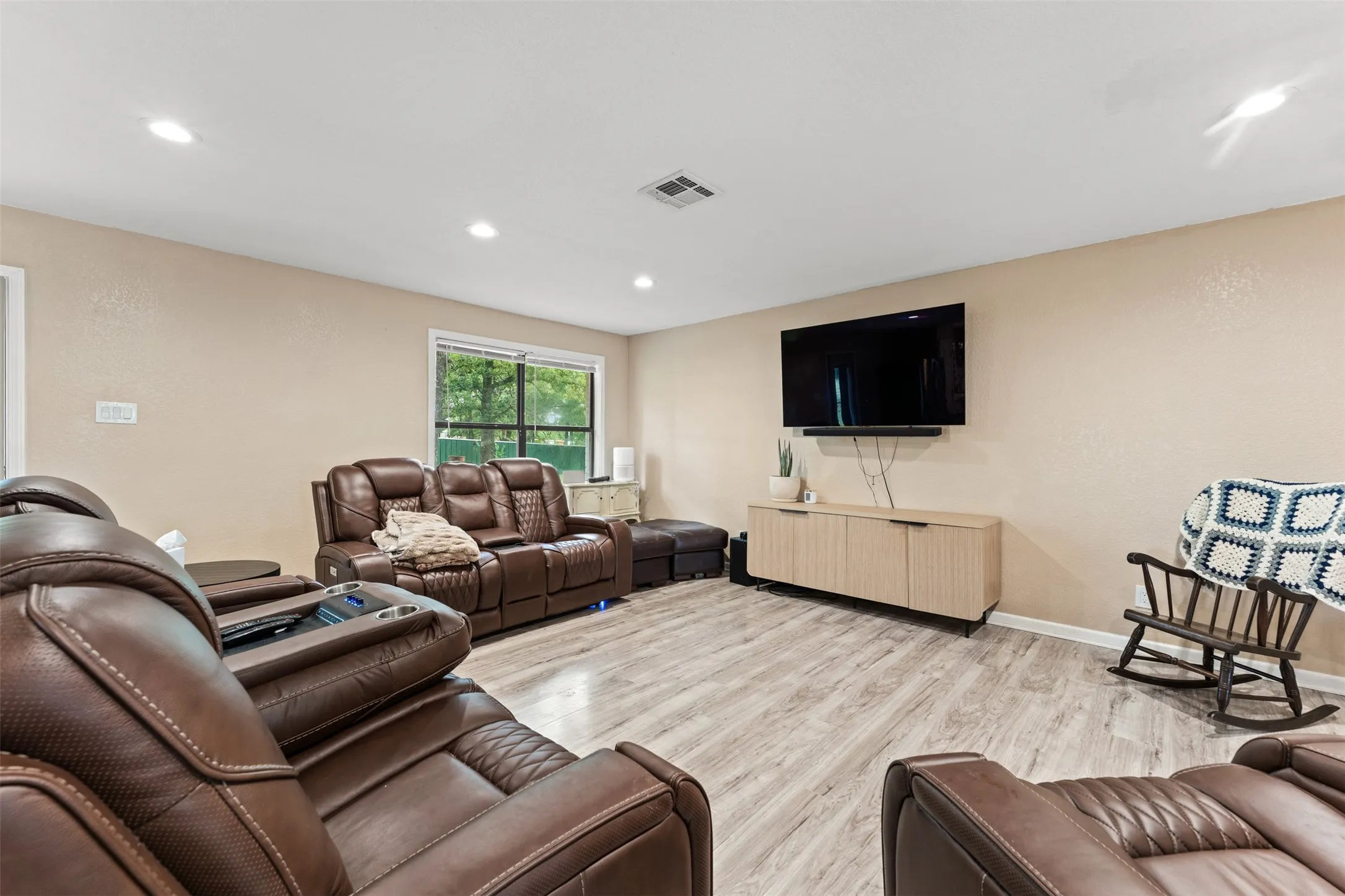 Single Family Residence For Sale in Hamilton County , 443 County Road 316, Jonesboro, Texas 76538, 4 Bedroom, 2 Bathroom, Garage spaces, 2,357 Sqft, built in 1988, mls#21299852, Real Estate Agent in Jonesboro, Homes For Sale in Hamilton county, Homes For Sale in Jonesboro, Realtor in Jonesboro Texas, Real Estate Brokerage Independent Realty Texas, Luminita Cordes Realtor