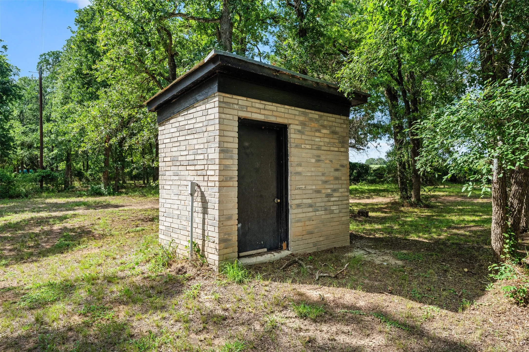 Single Family Residence For Sale in Hamilton County , 443 County Road 316, Jonesboro, Texas 76538, 4 Bedroom, 2 Bathroom, Garage spaces, 2,357 Sqft, built in 1988, mls#21299852, Real Estate Agent in Jonesboro, Homes For Sale in Hamilton county, Homes For Sale in Jonesboro, Realtor in Jonesboro Texas, Real Estate Brokerage Independent Realty Texas, Luminita Cordes Realtor