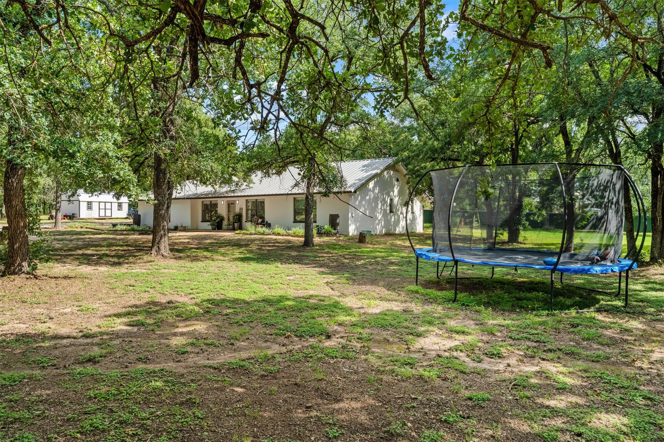 Single Family Residence For Sale in Hamilton County , 443 County Road 316, Jonesboro, Texas 76538, 4 Bedroom, 2 Bathroom, Garage spaces, 2,357 Sqft, built in 1988, mls#21299852, Real Estate Agent in Jonesboro, Homes For Sale in Hamilton county, Homes For Sale in Jonesboro, Realtor in Jonesboro Texas, Real Estate Brokerage Independent Realty Texas, Luminita Cordes Realtor