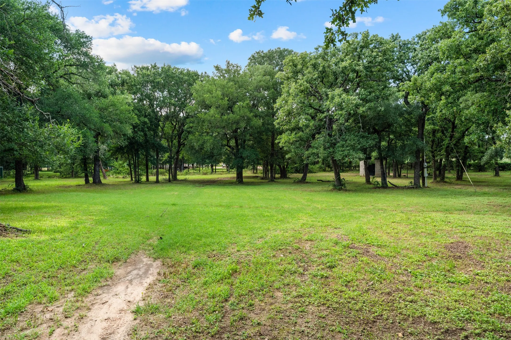 Single Family Residence For Sale in Hamilton County , 443 County Road 316, Jonesboro, Texas 76538, 4 Bedroom, 2 Bathroom, Garage spaces, 2,357 Sqft, built in 1988, mls#21299852, Real Estate Agent in Jonesboro, Homes For Sale in Hamilton county, Homes For Sale in Jonesboro, Realtor in Jonesboro Texas, Real Estate Brokerage Independent Realty Texas, Luminita Cordes Realtor