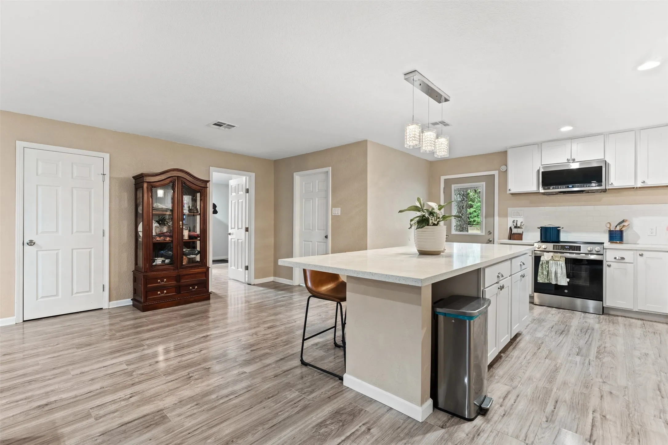 Single Family Residence For Sale in Hamilton County , 443 County Road 316, Jonesboro, Texas 76538, 4 Bedroom, 2 Bathroom, Garage spaces, 2,357 Sqft, built in 1988, mls#21299852, Real Estate Agent in Jonesboro, Homes For Sale in Hamilton county, Homes For Sale in Jonesboro, Realtor in Jonesboro Texas, Real Estate Brokerage Independent Realty Texas, Luminita Cordes Realtor
