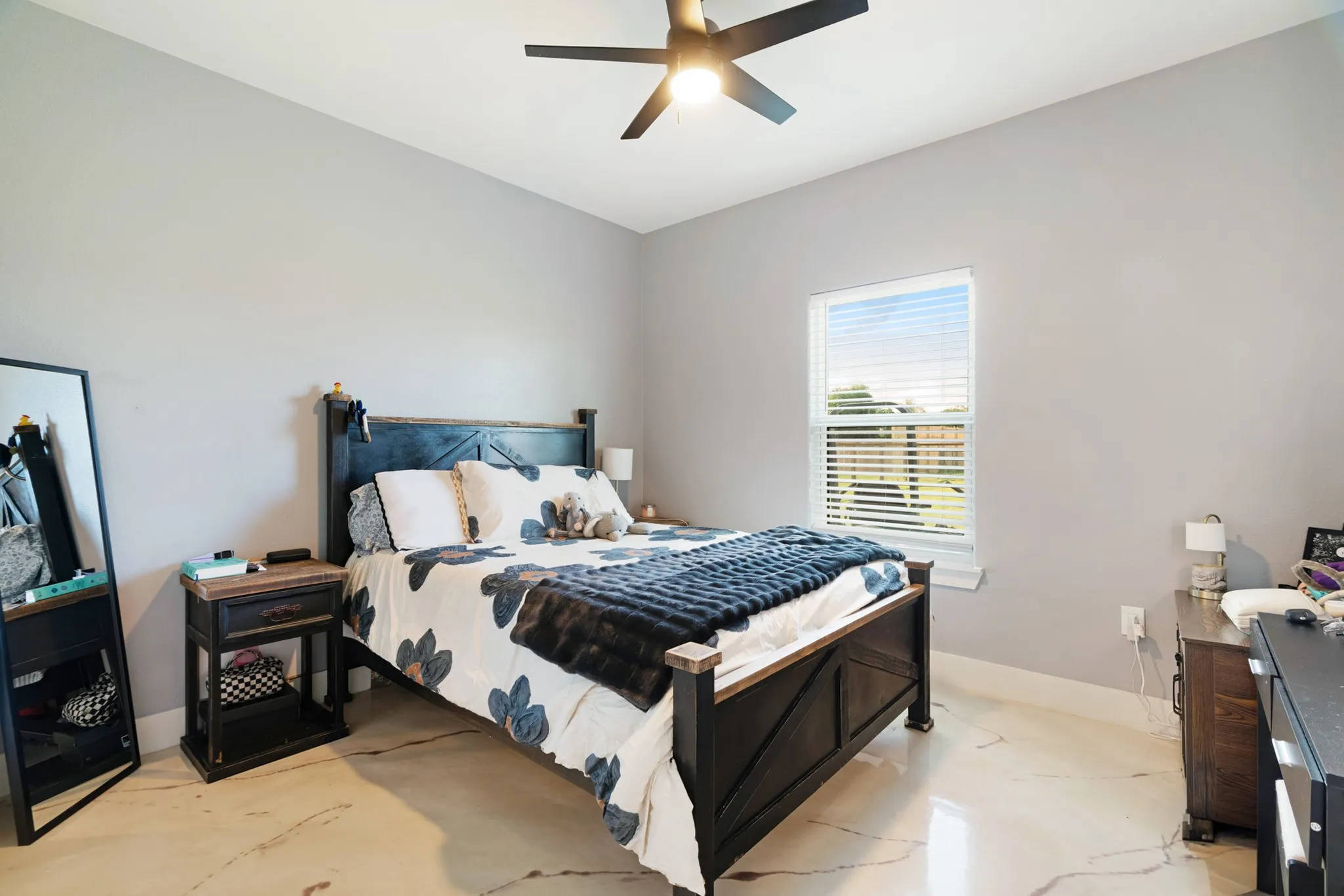Single Family Residence For Sale in Lamar County , 725 Daniel Street, Blossom, Texas 75416, 3 Bedroom, 2 Bathroom, 2 Garage spaces, 1,788 Sqft, built in 2023, mls#21299844, Real Estate Agent in Blossom, Homes For Sale in Lamar county, Homes For Sale in Blossom, Realtor in Blossom Texas, Real Estate Brokerage Independent Realty Texas, Luminita Cordes Realtor