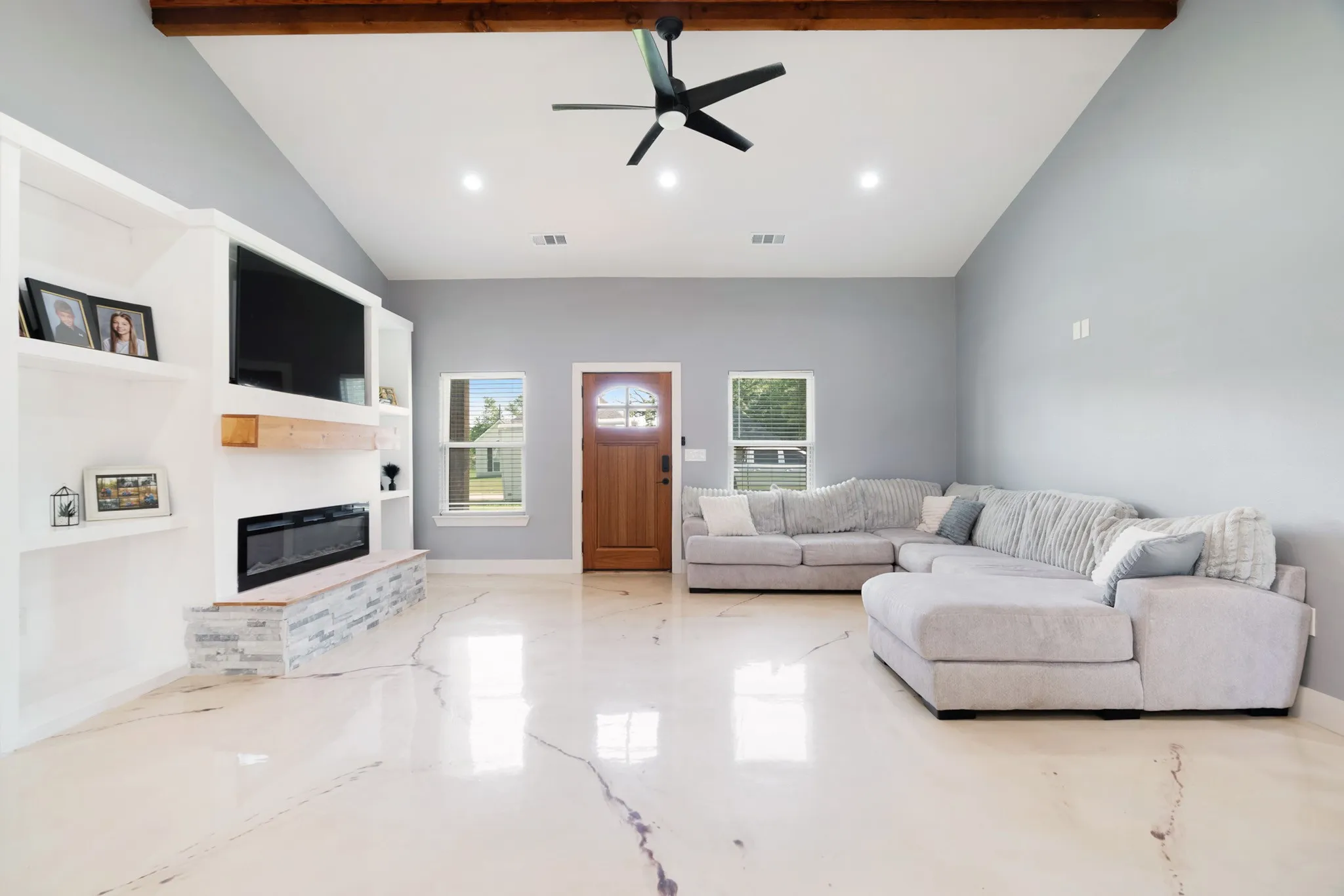 Single Family Residence For Sale in Lamar County , 725 Daniel Street, Blossom, Texas 75416, 3 Bedroom, 2 Bathroom, 2 Garage spaces, 1,788 Sqft, built in 2023, mls#21299844, Real Estate Agent in Blossom, Homes For Sale in Lamar county, Homes For Sale in Blossom, Realtor in Blossom Texas, Real Estate Brokerage Independent Realty Texas, Luminita Cordes Realtor