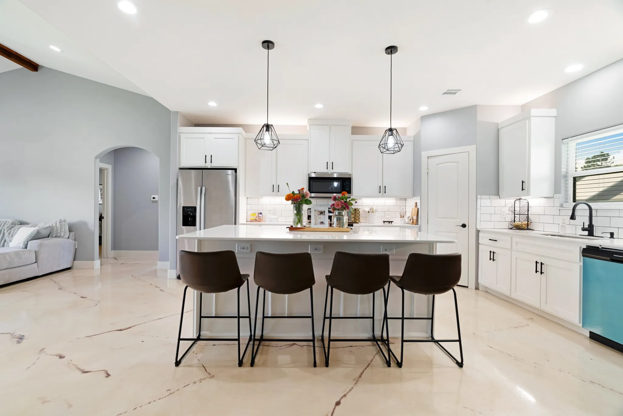 Single Family Residence For Sale in Lamar County , 725 Daniel Street, Blossom, Texas 75416, 3 Bedroom, 2 Bathroom, 2 Garage spaces, 1,788 Sqft, built in 2023, mls#21299844, Real Estate Agent in Blossom, Homes For Sale in Lamar county, Homes For Sale in Blossom, Realtor in Blossom Texas, Real Estate Brokerage Independent Realty Texas, Luminita Cordes Realtor