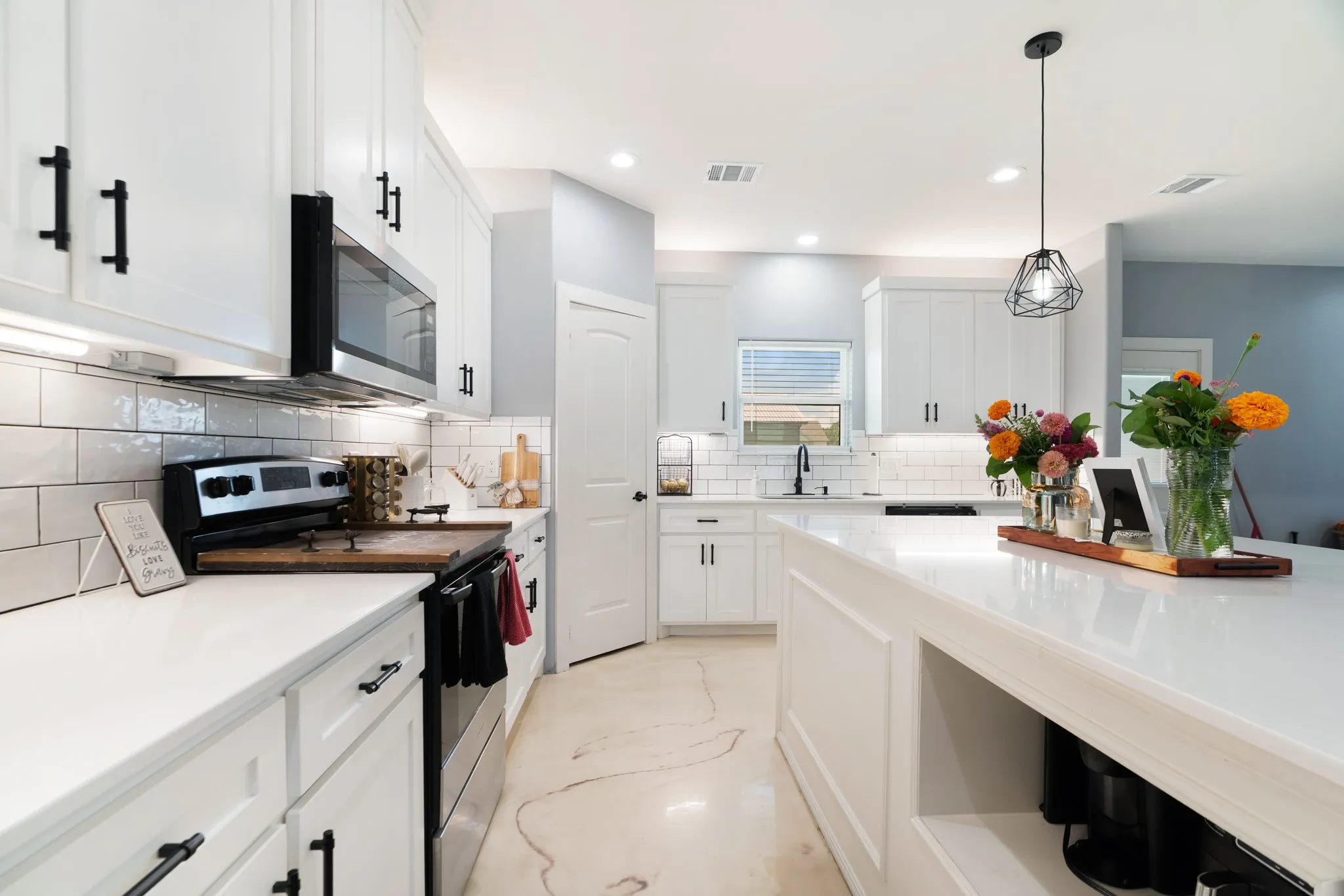 Single Family Residence For Sale in Lamar County , 725 Daniel Street, Blossom, Texas 75416, 3 Bedroom, 2 Bathroom, 2 Garage spaces, 1,788 Sqft, built in 2023, mls#21299844, Real Estate Agent in Blossom, Homes For Sale in Lamar county, Homes For Sale in Blossom, Realtor in Blossom Texas, Real Estate Brokerage Independent Realty Texas, Luminita Cordes Realtor