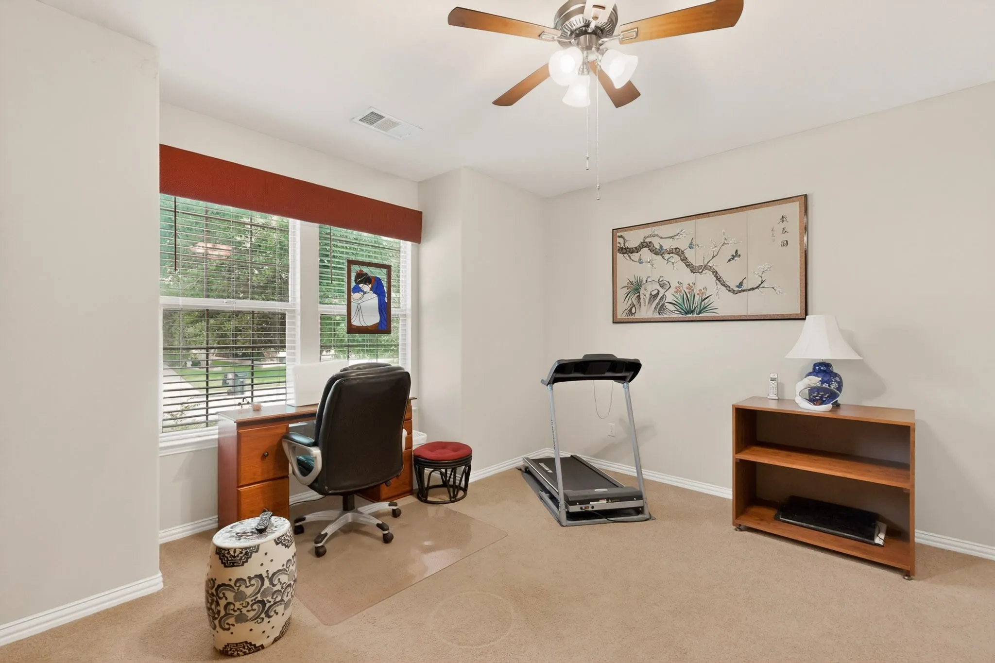 Single Family Residence For Sale in Denton County , 9801 Lindenwood Trail, Denton, Texas 76207, 3 Bedroom, 2 Bathroom, 3 Garage spaces, 2,063 Sqft, built in 2015, mls#21299913, Real Estate Agent in Denton, Homes For Sale in Denton county, Homes For Sale in Denton, Realtor in Denton Texas, Real Estate Brokerage Independent Realty Texas, Luminita Cordes Realtor