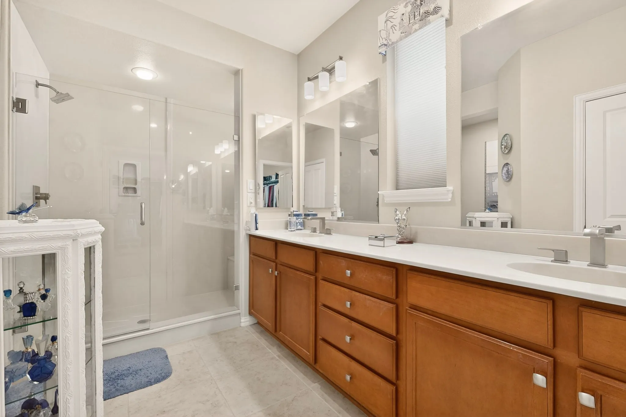 Single Family Residence For Sale in Denton County , 9801 Lindenwood Trail, Denton, Texas 76207, 3 Bedroom, 2 Bathroom, 3 Garage spaces, 2,063 Sqft, built in 2015, mls#21299913, Real Estate Agent in Denton, Homes For Sale in Denton county, Homes For Sale in Denton, Realtor in Denton Texas, Real Estate Brokerage Independent Realty Texas, Luminita Cordes Realtor