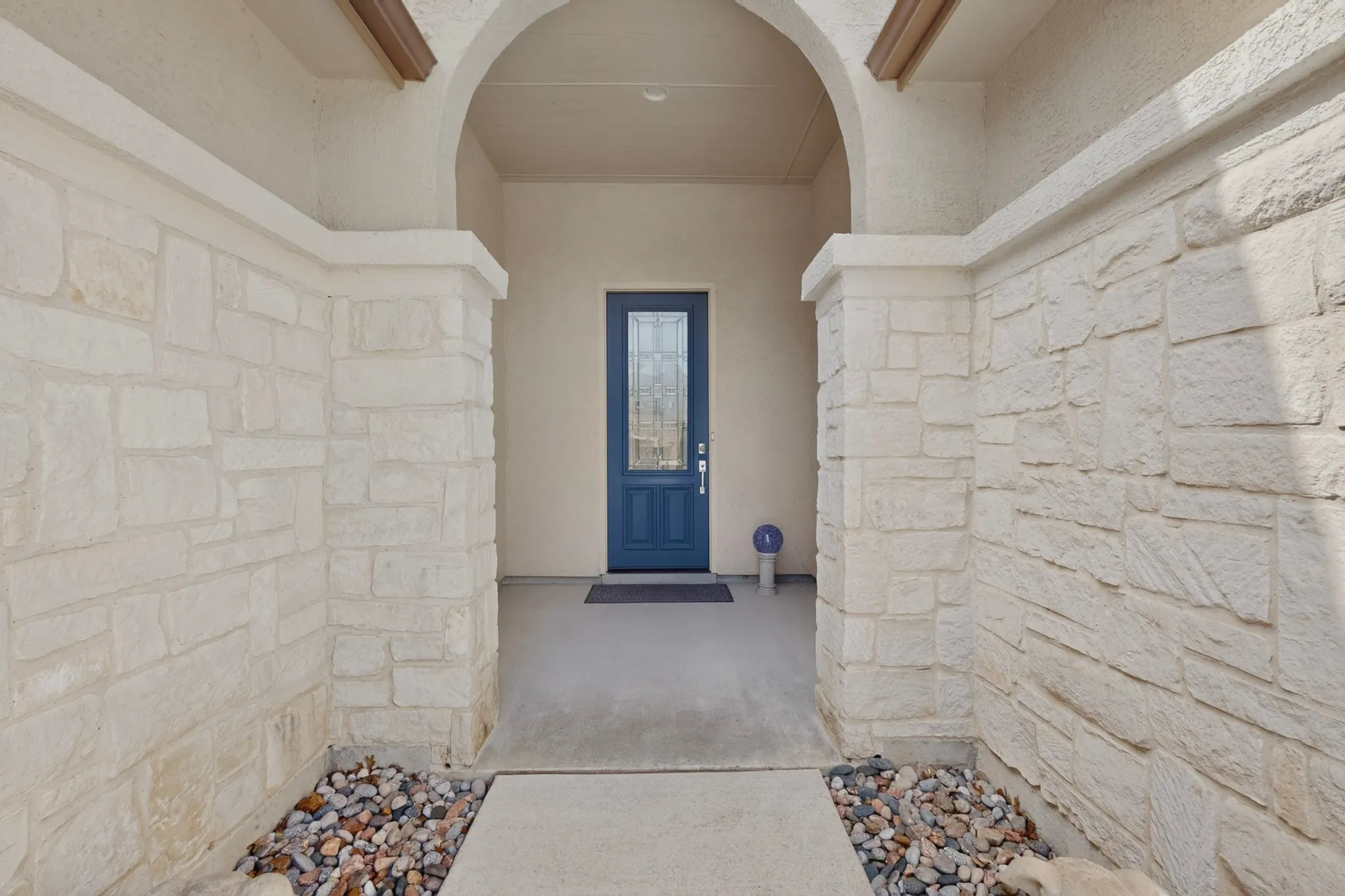 Single Family Residence For Sale in Denton County , 9801 Lindenwood Trail, Denton, Texas 76207, 3 Bedroom, 2 Bathroom, 3 Garage spaces, 2,063 Sqft, built in 2015, mls#21299913, Real Estate Agent in Denton, Homes For Sale in Denton county, Homes For Sale in Denton, Realtor in Denton Texas, Real Estate Brokerage Independent Realty Texas, Luminita Cordes Realtor