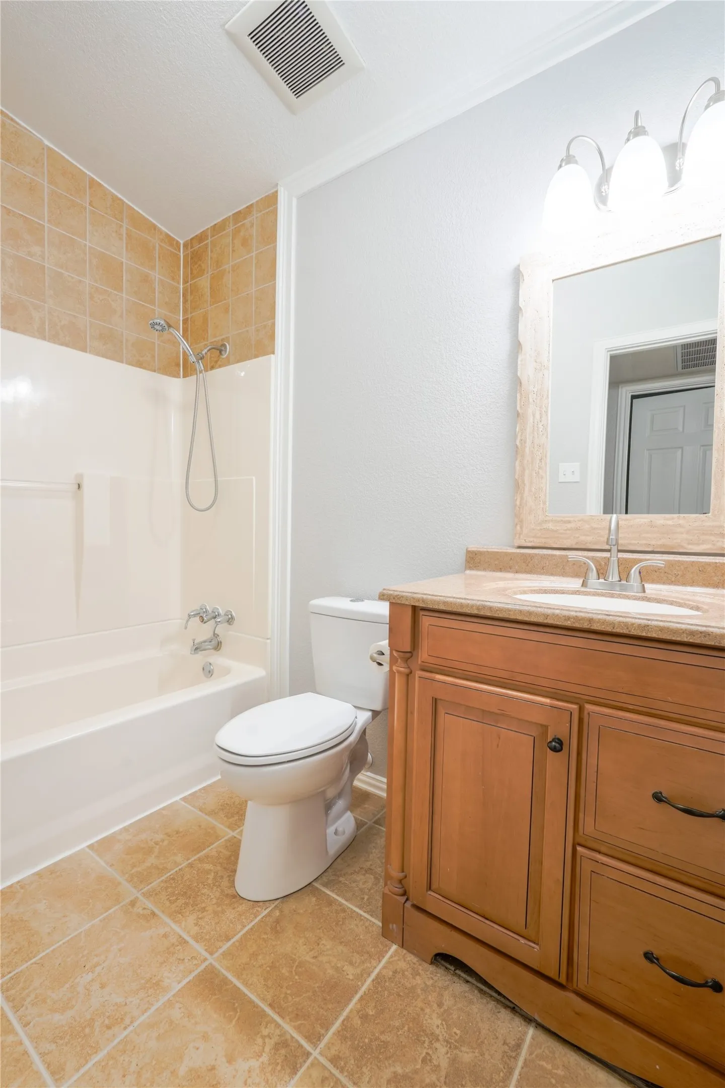 Single Family Residence For Sale in Mc Lennan County , 2708 Cedar Point Drive, Waco, Texas 76710, 3 Bedroom, 2 Bathroom, Garage spaces, 2,117 Sqft, built in 1956, mls#21298781, Real Estate Agent in Waco, Homes For Sale in Mc Lennan county, Homes For Sale in Waco, Realtor in Waco Texas, Real Estate Brokerage Independent Realty Texas, Luminita Cordes Realtor