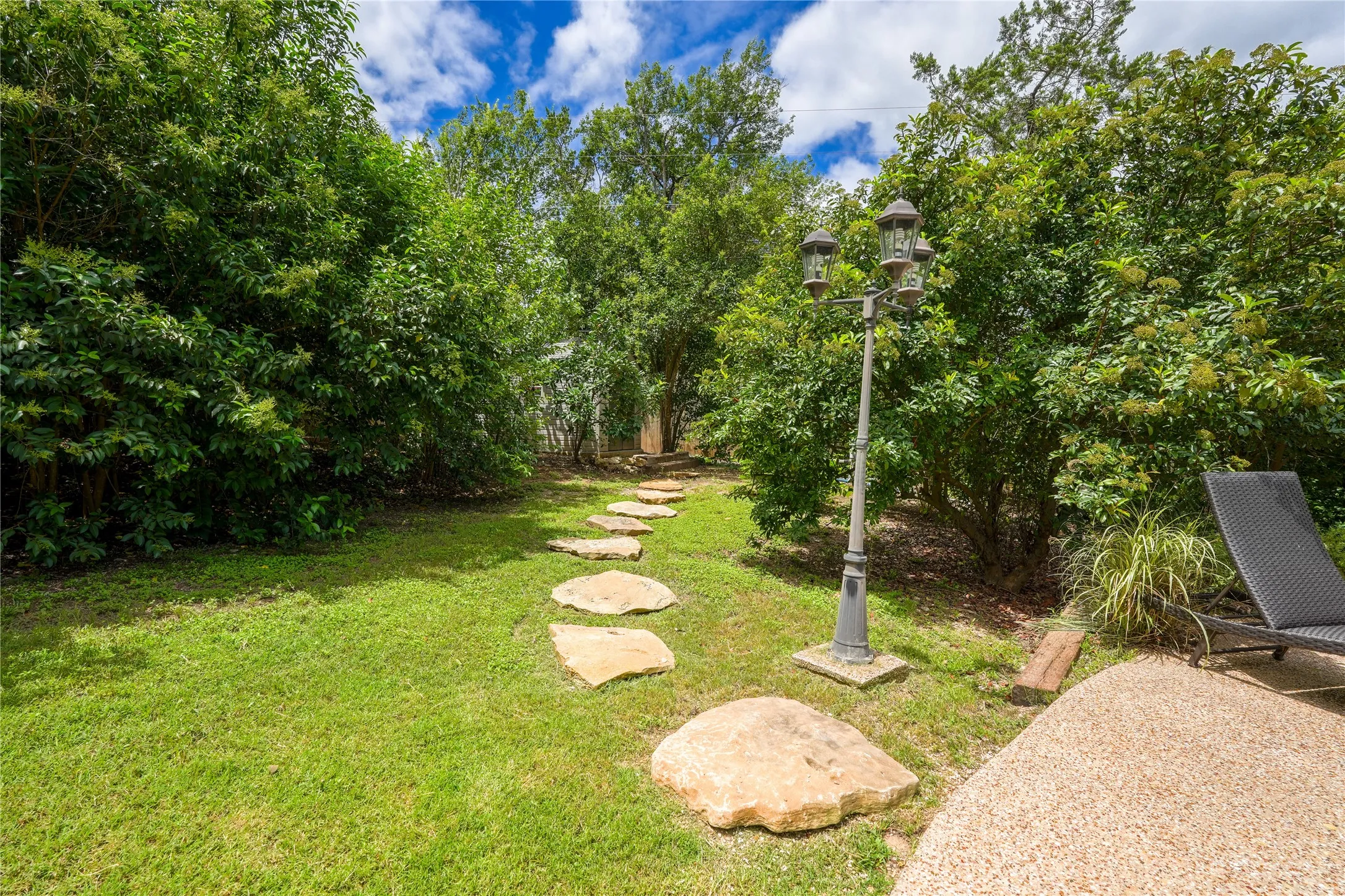 Single Family Residence For Sale in Mc Lennan County , 2708 Cedar Point Drive, Waco, Texas 76710, 3 Bedroom, 2 Bathroom, Garage spaces, 2,117 Sqft, built in 1956, mls#21298781, Real Estate Agent in Waco, Homes For Sale in Mc Lennan county, Homes For Sale in Waco, Realtor in Waco Texas, Real Estate Brokerage Independent Realty Texas, Luminita Cordes Realtor